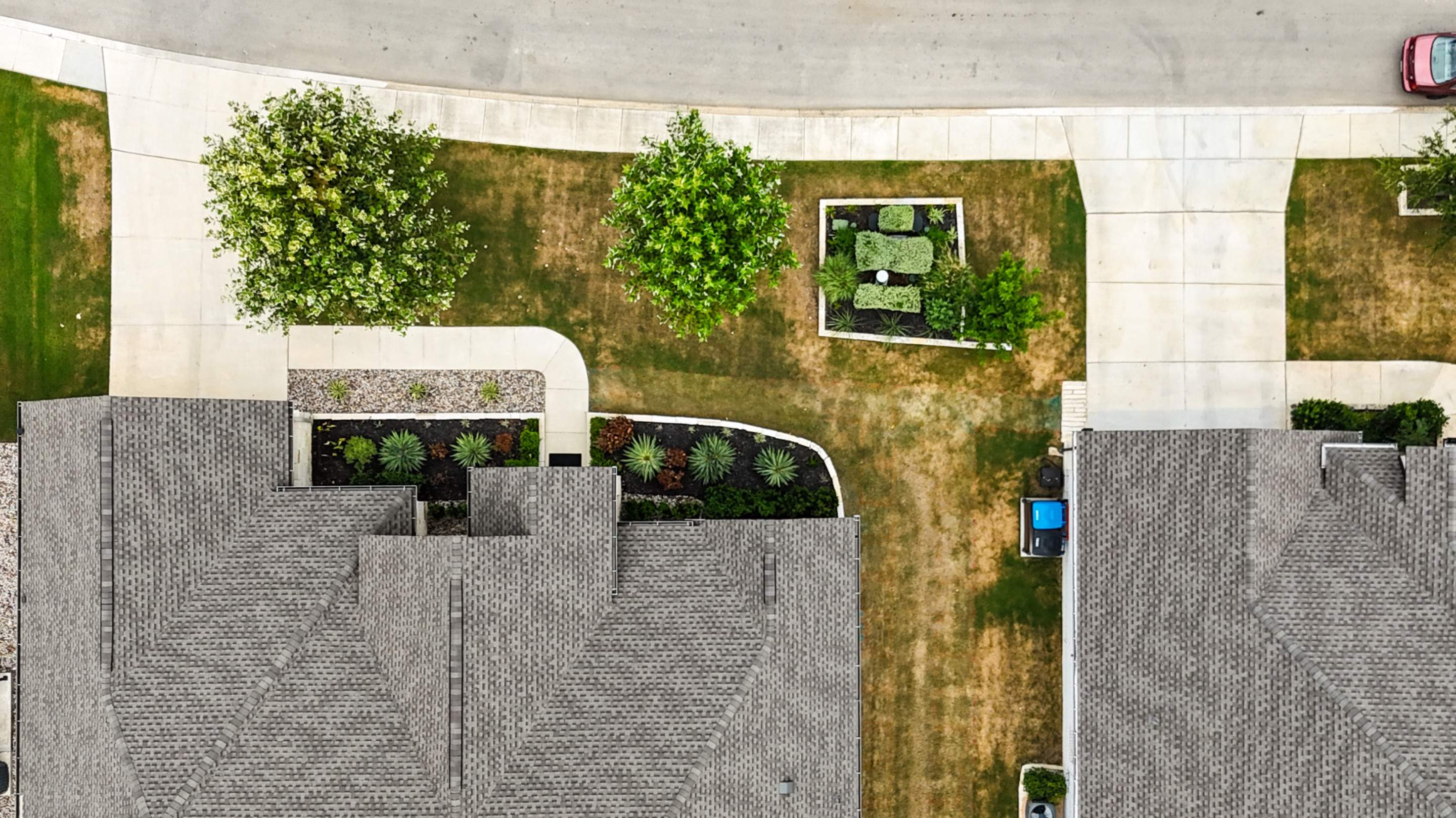 Royal Oak Estates - San Antonio,TX by Hole In One Lawns, LLC