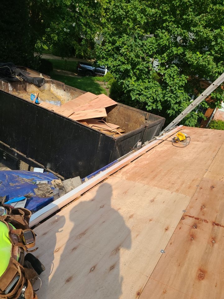 Vienna: CertainTeed Landmark Pro Architectural Shingles in Max Def Pewterwood by RM Banning, Inc.