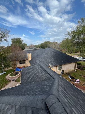 Residential Roofing Installation using Owens Corning Tru Def Duration