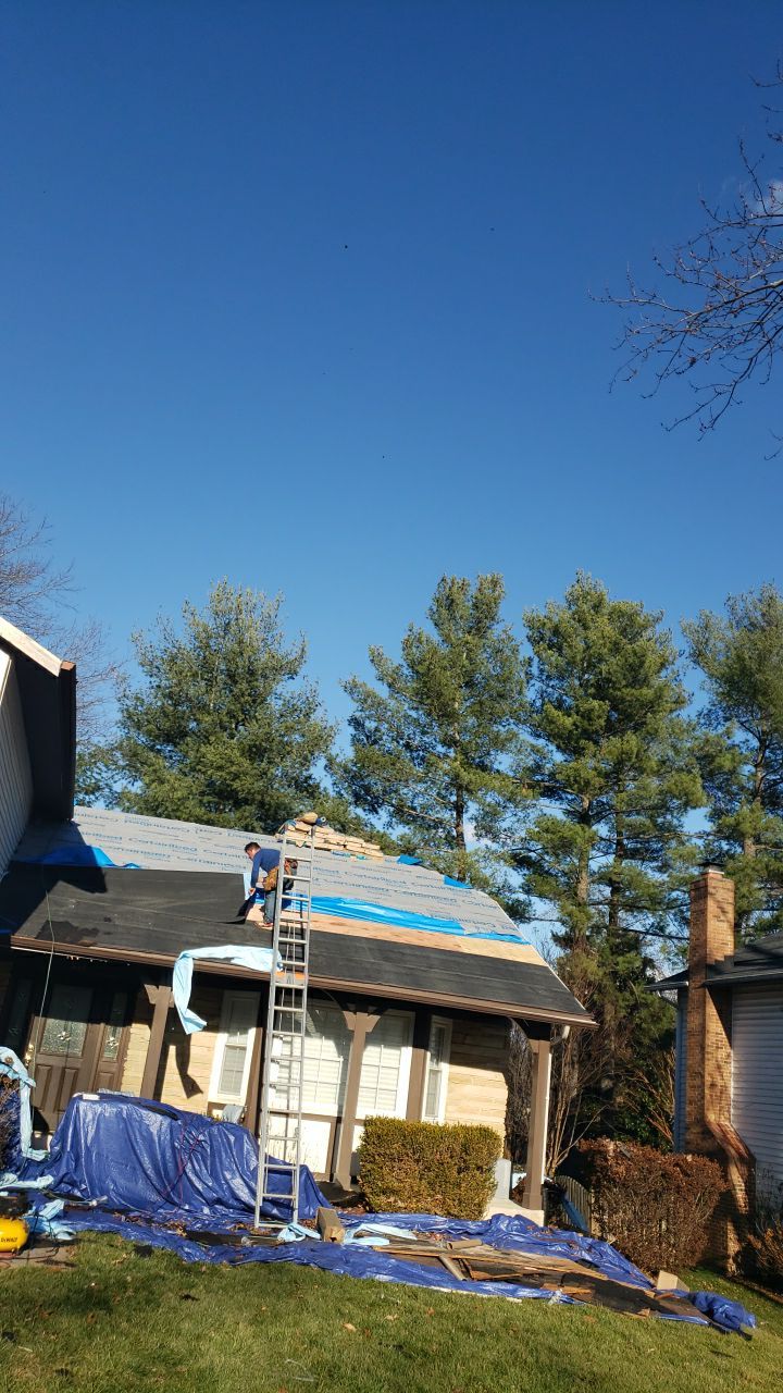 Springfield: CertainTeed Landmark Designer Shingles in Burnt Sienna by RM Banning, Inc.