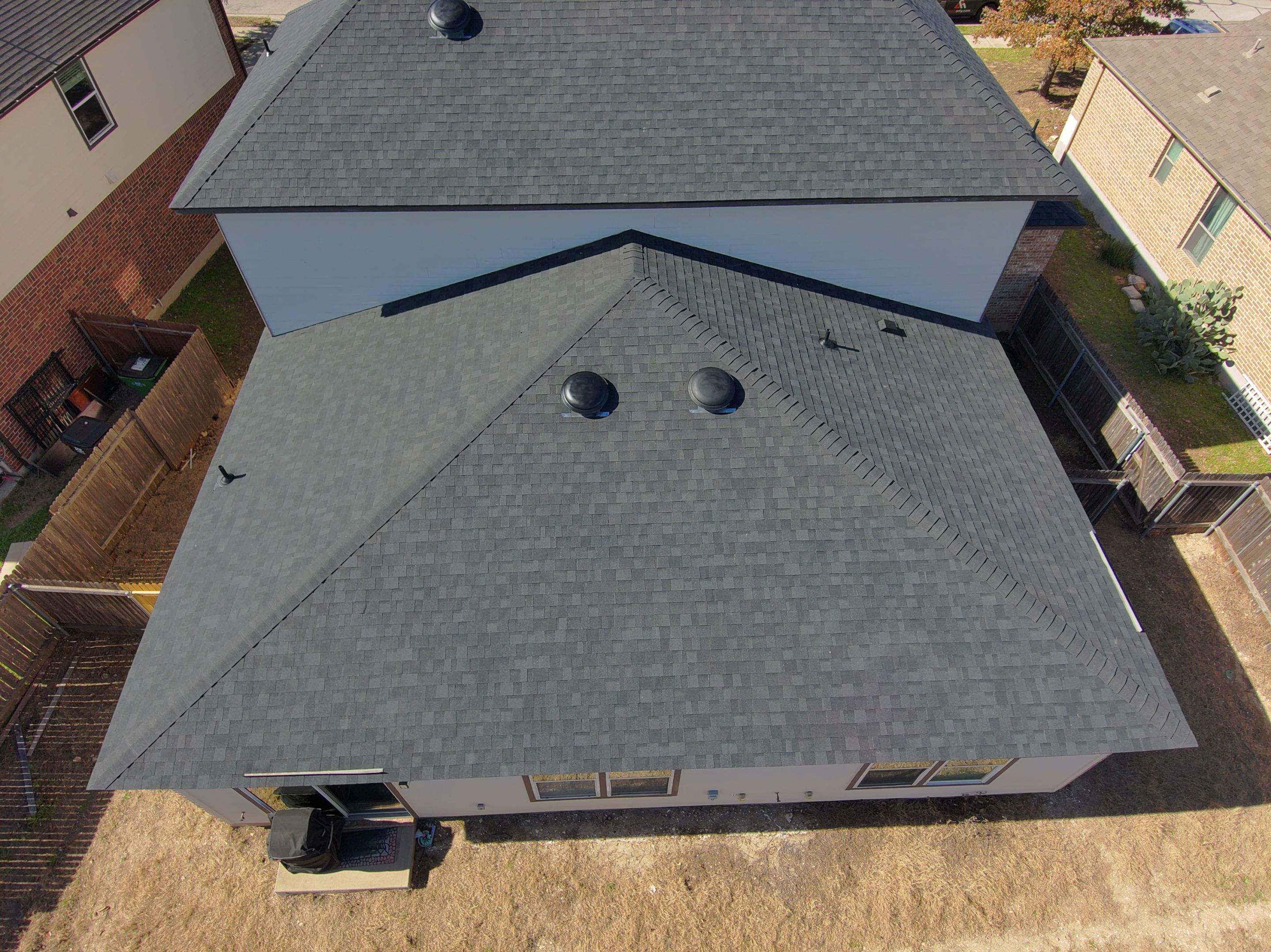 Onyx Black - Owens Corning TruDefinition Duration by RoofsOnly.com