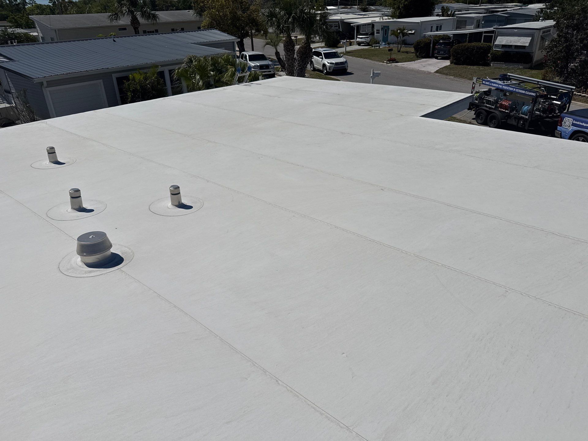 TPO Roof Cleaning – Tri-Par Estates, Sarasota, FL (5-Star Review) by Sunshine AquaWash