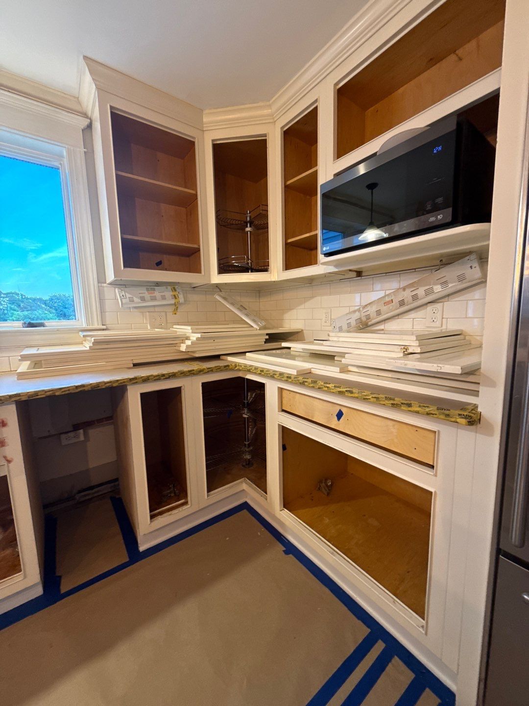 Cabinet Refinishing with Alabaster by EXCELLENCE | CARTO