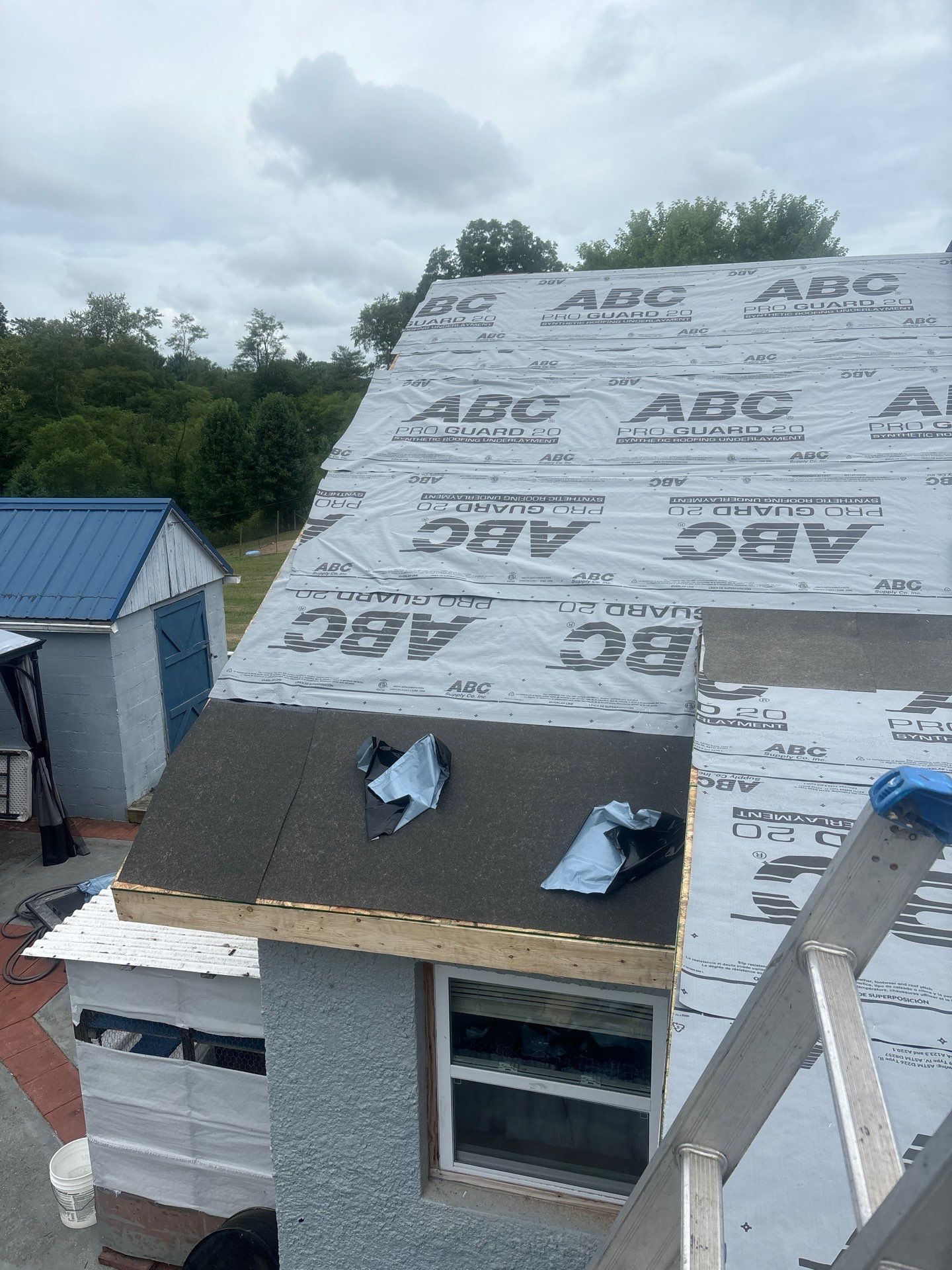 Residential Roofing Installation using GAF Timberline HDZ Charcoal by Rainstoppers Roofing