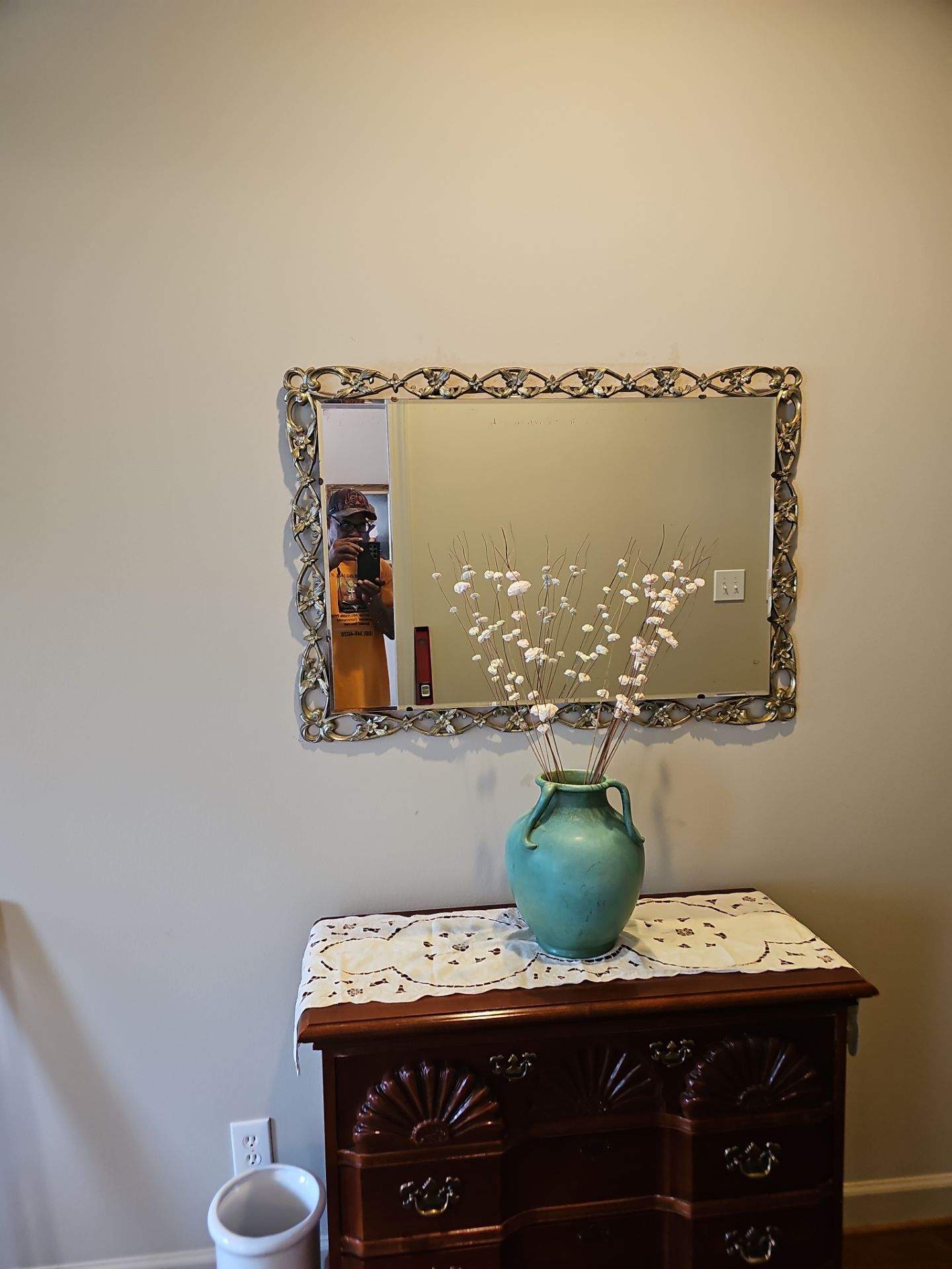 Art & Mirror Hanging Projects by Hangman Mounting & Installation 