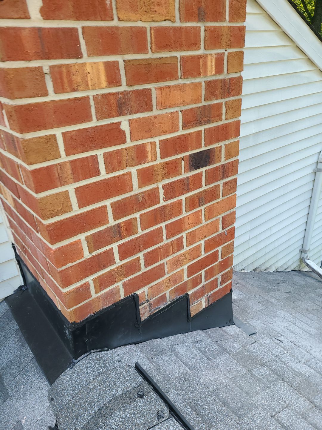 Oakton: Residential Roof Replacement with CertainTeed Landmark Designer Shingles in Pewter by RM Banning, Inc.