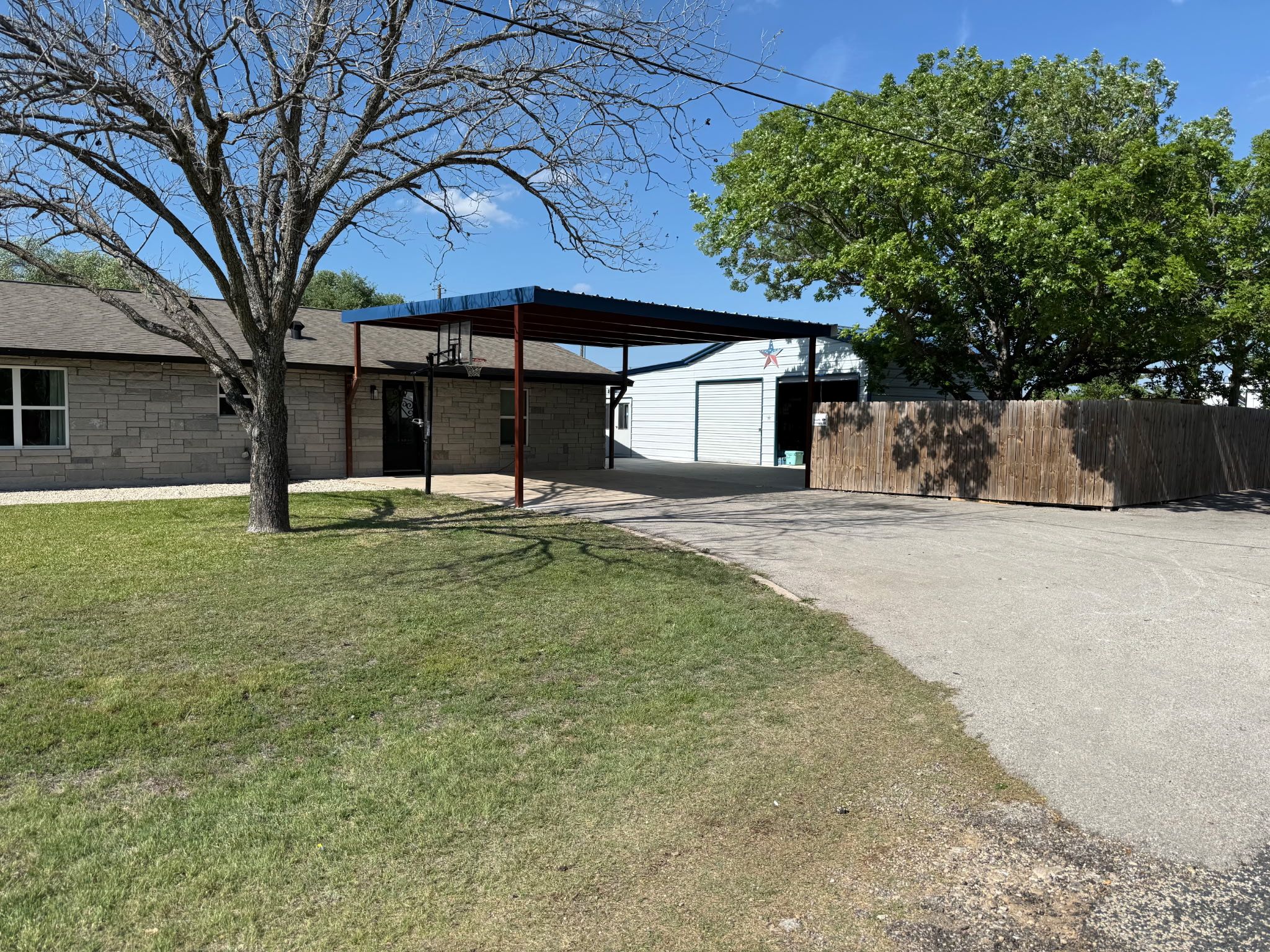 Carports, Metal Patio Covers, Barns, Shops, and more by REPS Austin Area Roofer