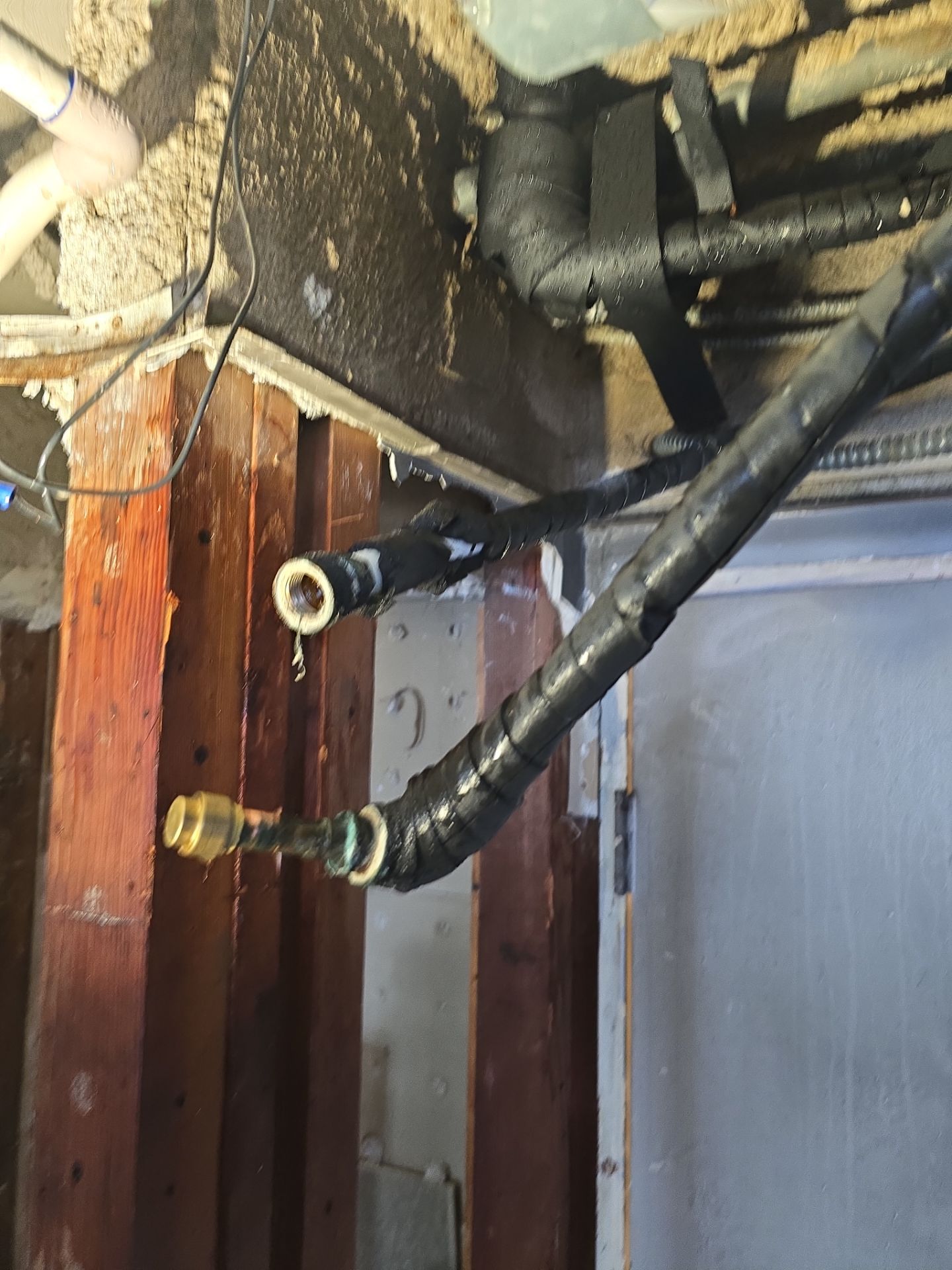 Emergency Leak Repair  by Us Plumbing 