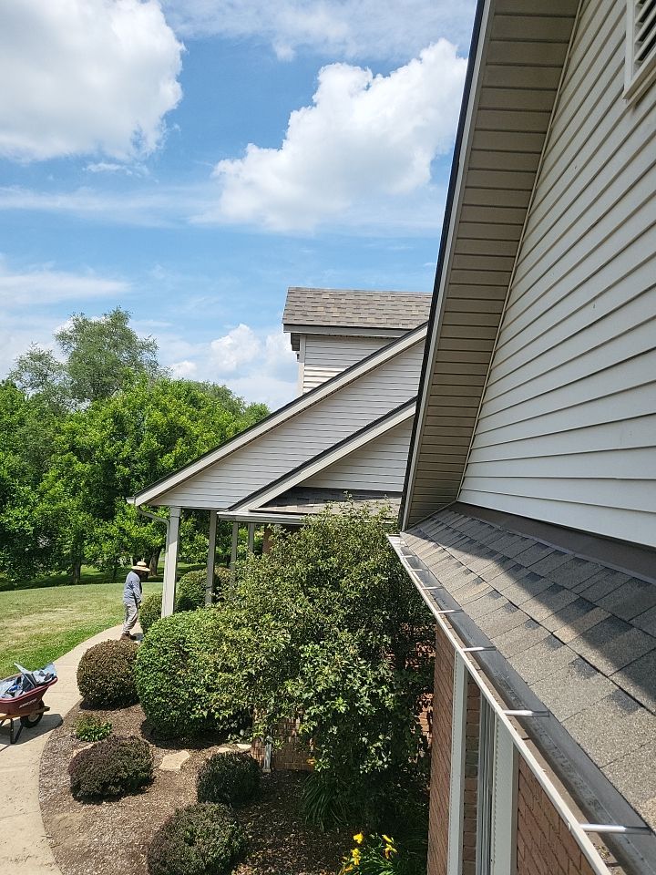 ATLAS PINNACLE COLOR: WEATHERED SHADOW by Eagle Eye Roofing