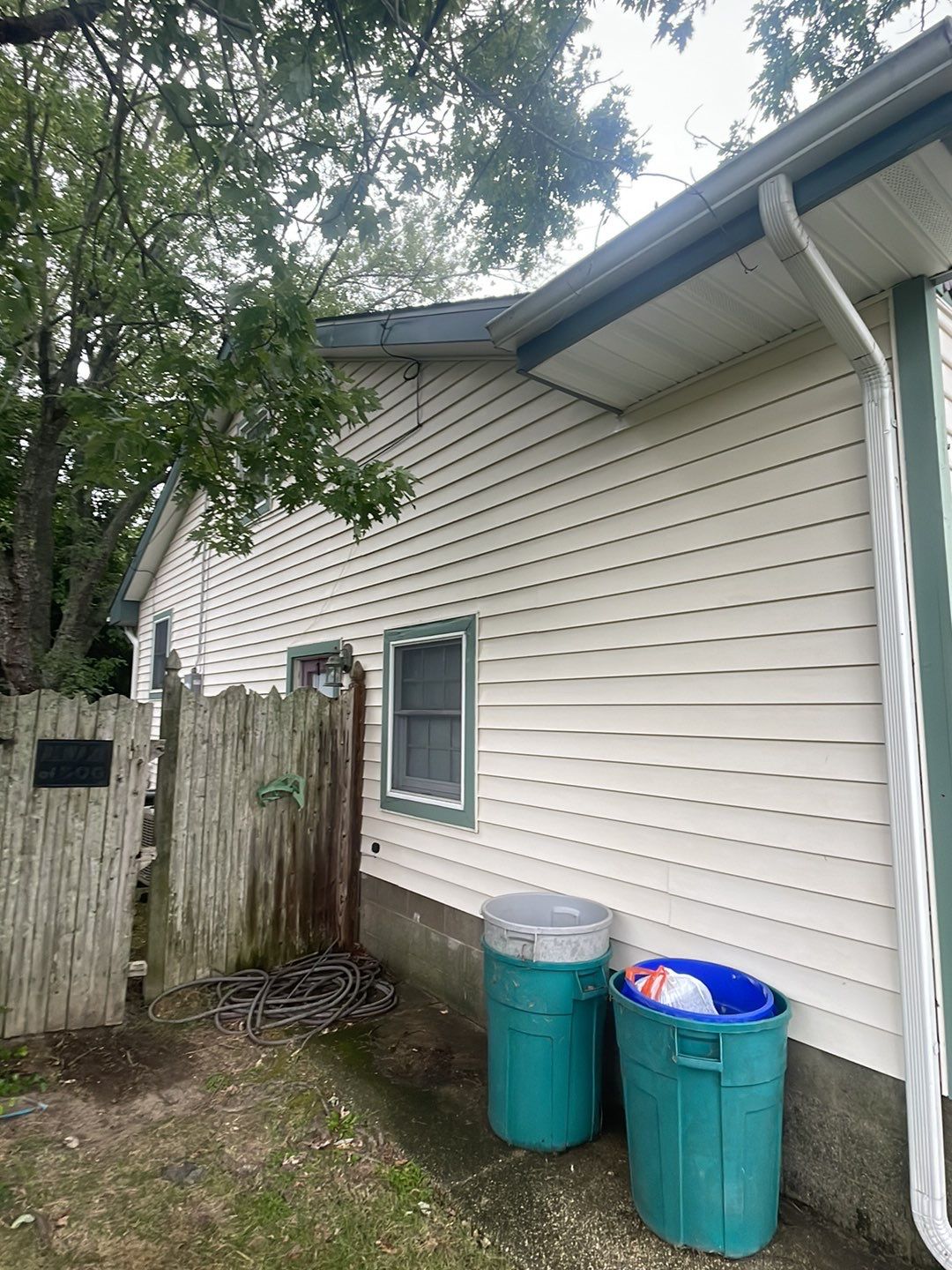 Deck Cleaning & House Wash by SJ Exterior