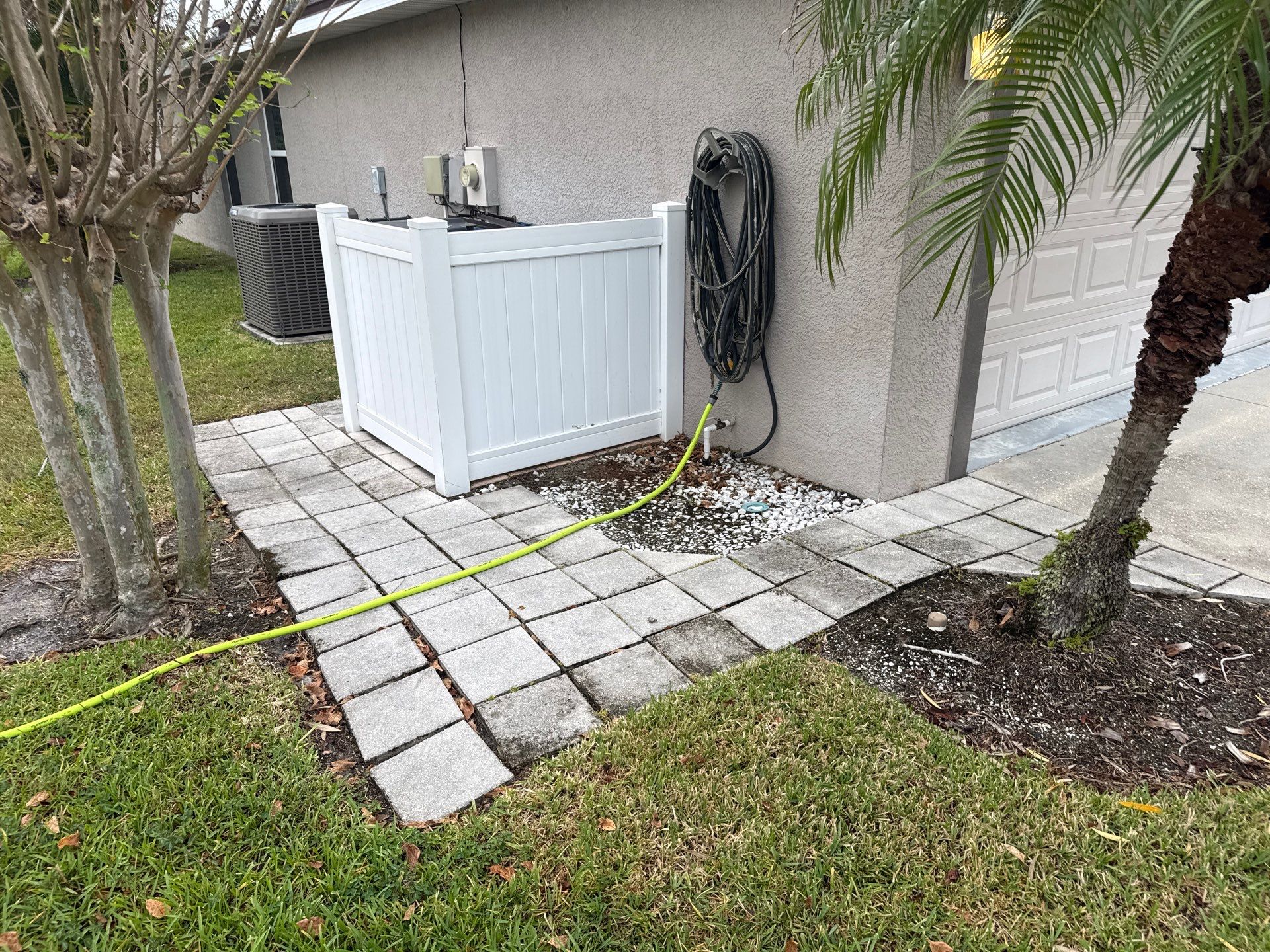 Vinyl Fence Cleaning, Driveway & Sidewalk Cleaning in Crystal Lakes – Palmetto, FL by Sunshine AquaWash