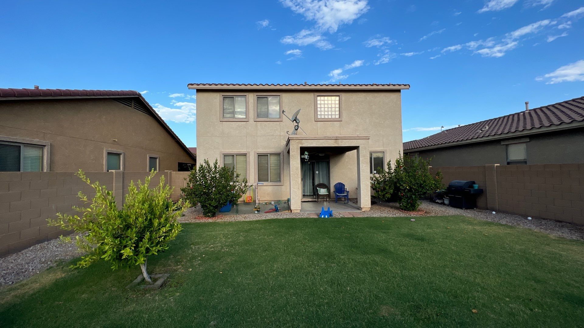 Exterior Painting using Dunn-Edwards EVERSHIELD®  by Crash of Rhinos Painting & Garage Floors