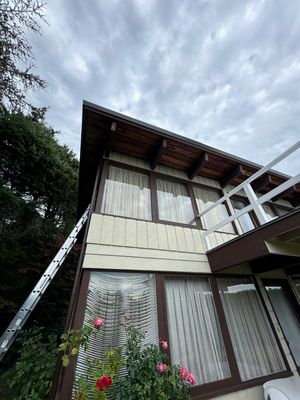 Exterior Window Trim Painting In North Vancouver 