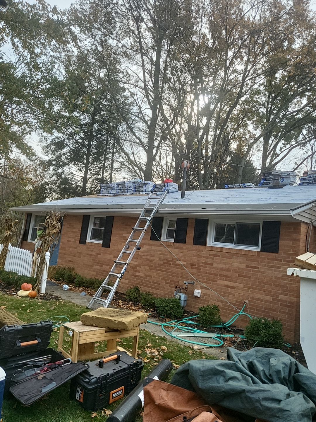 ATLAS PINNACLE COLOR: COASTAL GRANITE DRIP EDGE: BLACK by Eagle Eye Roofing