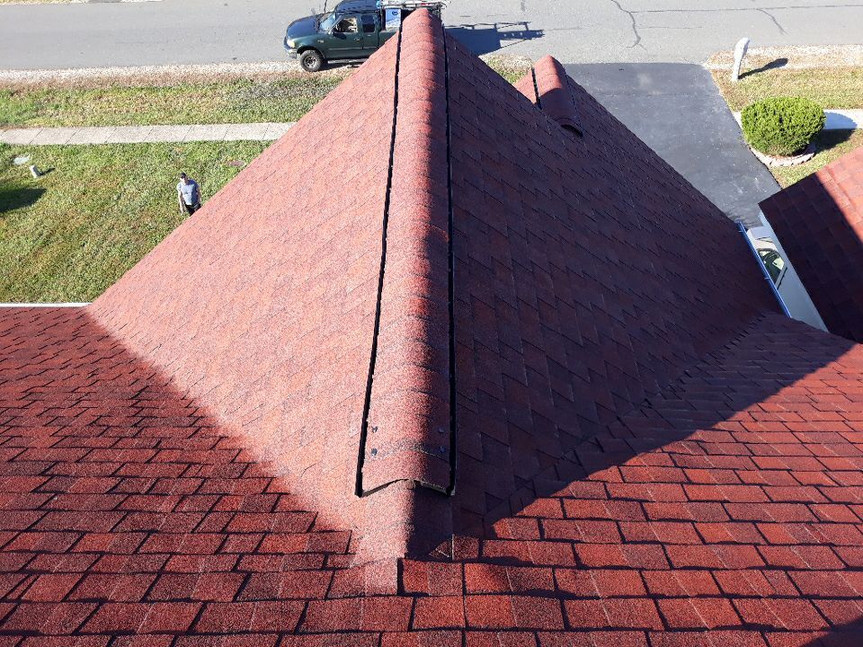 Woodbridge: CertainTeed Landmark Designer Shingles in Cottage Red by RM Banning, Inc.