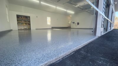 Garage in Londonderry, NH 03053