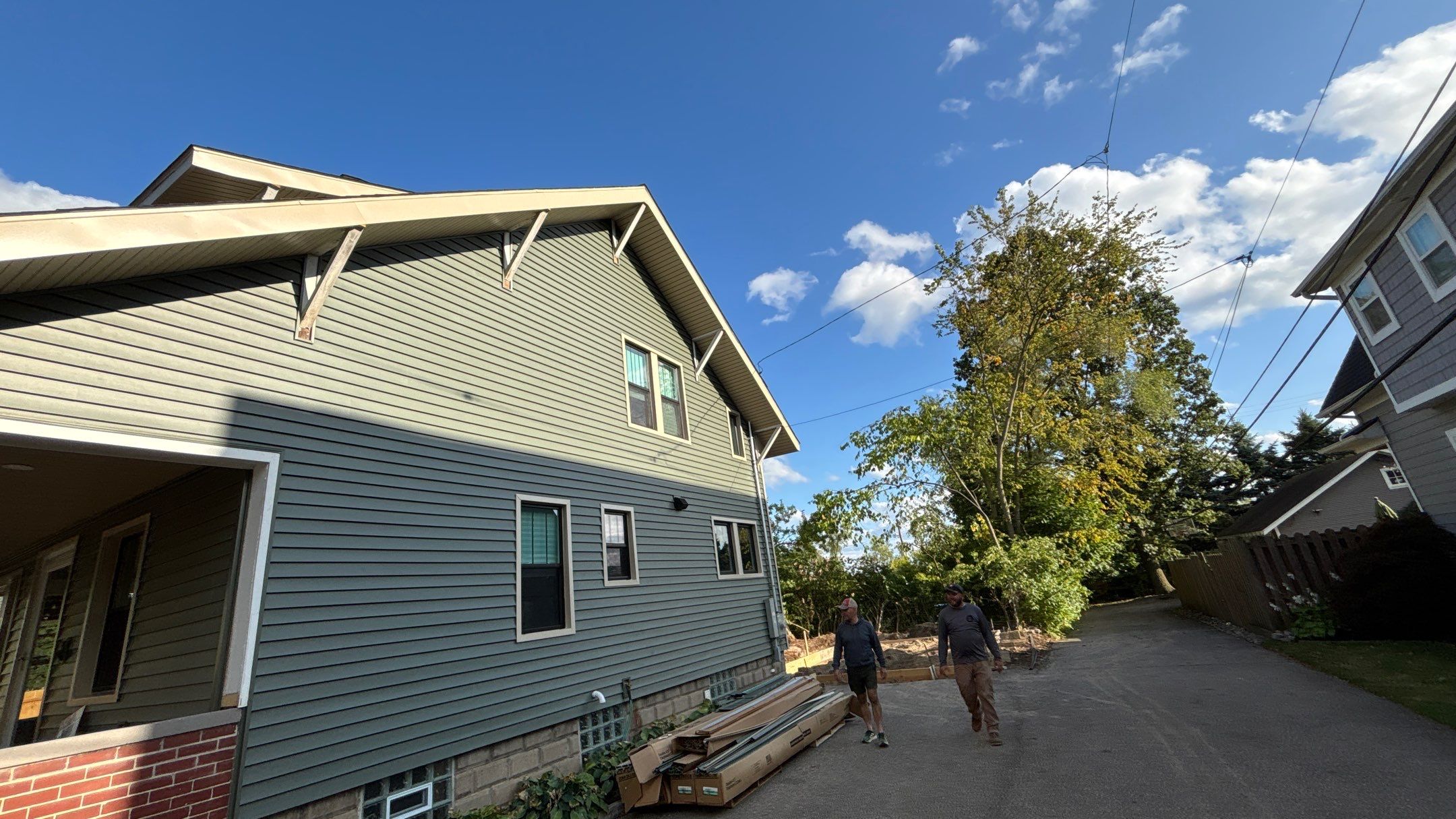 Siding Replacement using Alside Charter Oak D4.5" Deep Moss by 180 Contractors
