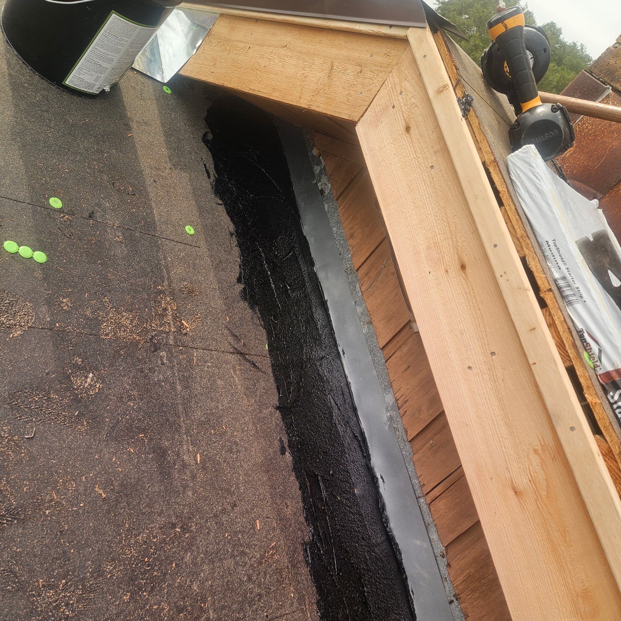 Country Roofing by Bayfront Roofing and Construction