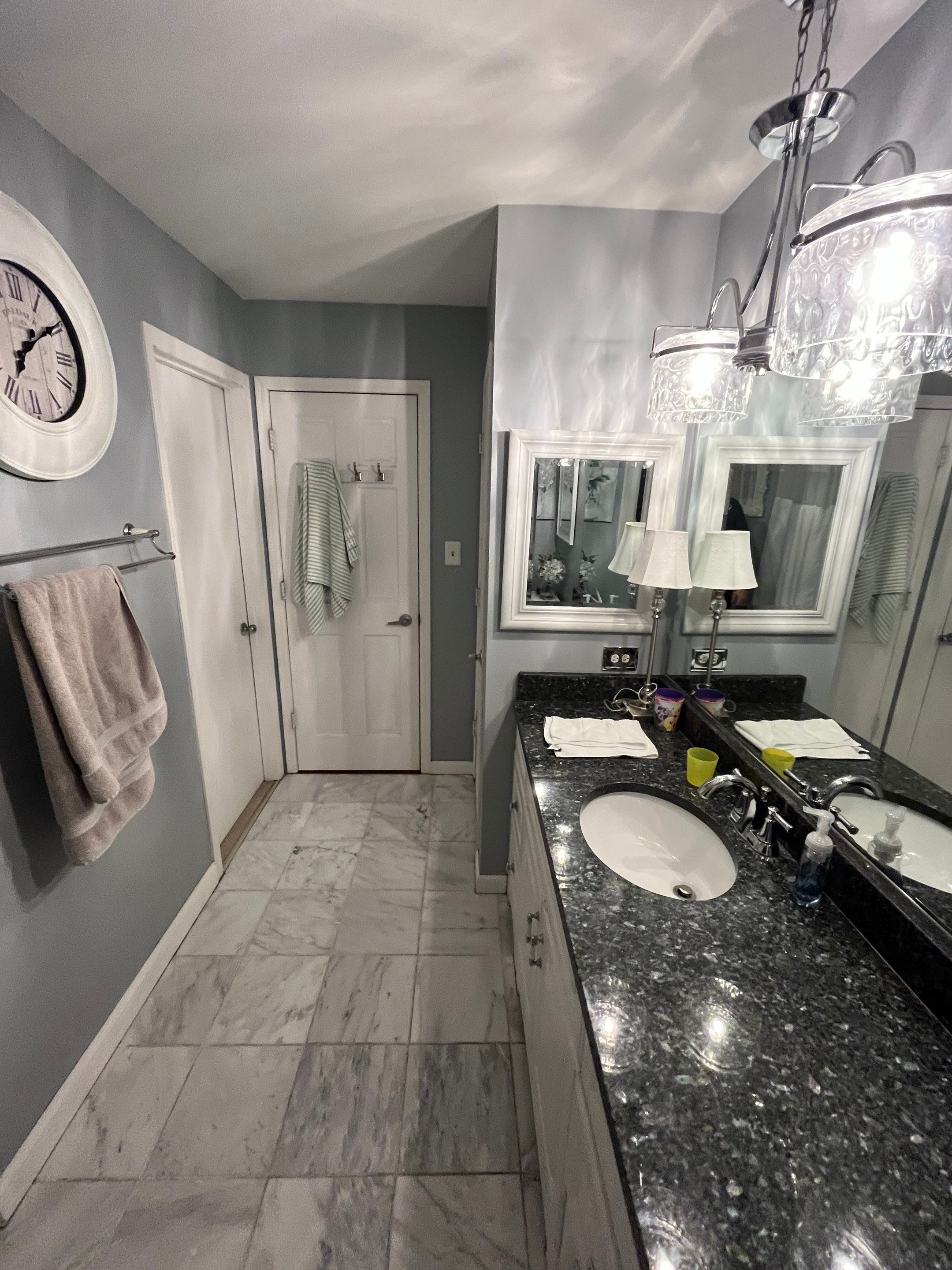 Tinley Park Remodeled bathroom! by Snap Home Solutions