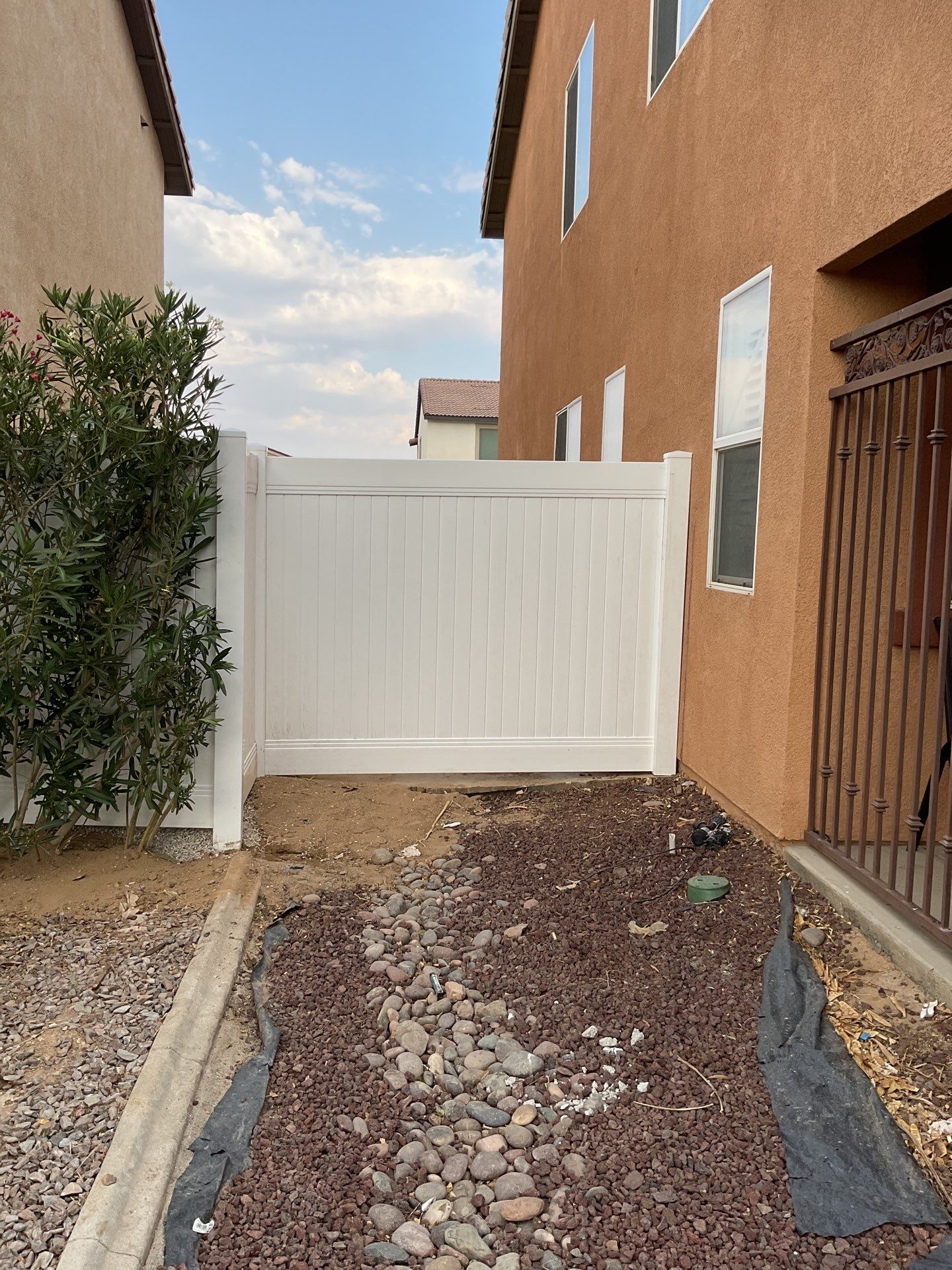 Fence Installation using Vinyl by Fence Guys Inc.