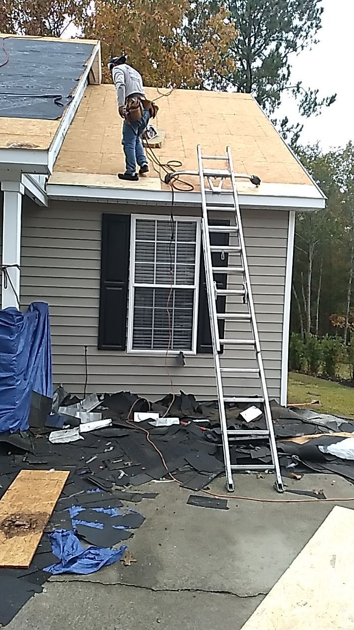 Residential Roofing Installation using Owens Corning Oakridge- Williamsburg Gray by Indigo State Roofing