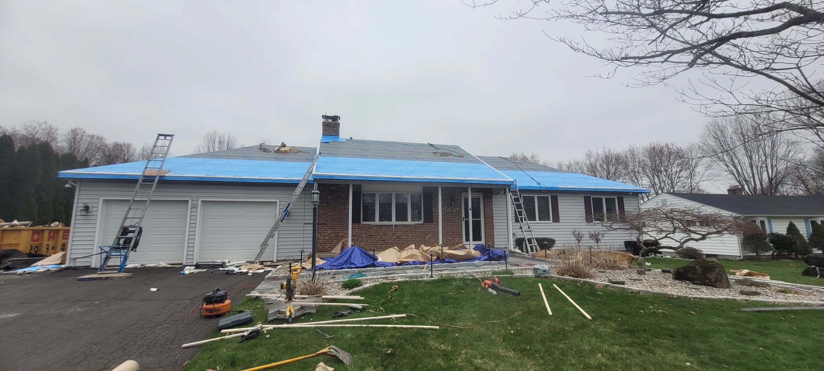 Asphalt shingles professionally installed in Cromwell, CT by DiGiorgi Roofing & Siding INC by DiGiorgi Roofing and Siding Inc
