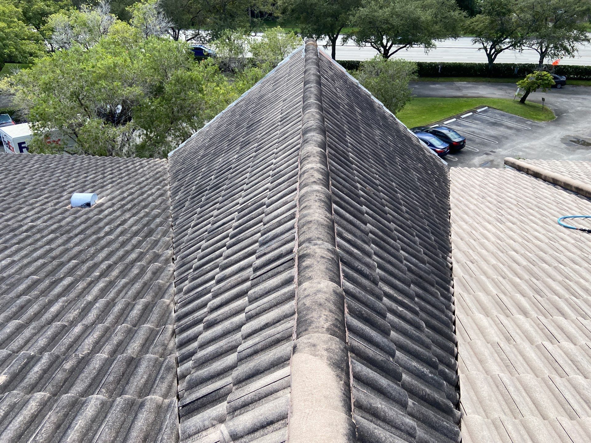 Commercial Roof Cleaning Coral Springs by BKB Pressure Cleaning LLC