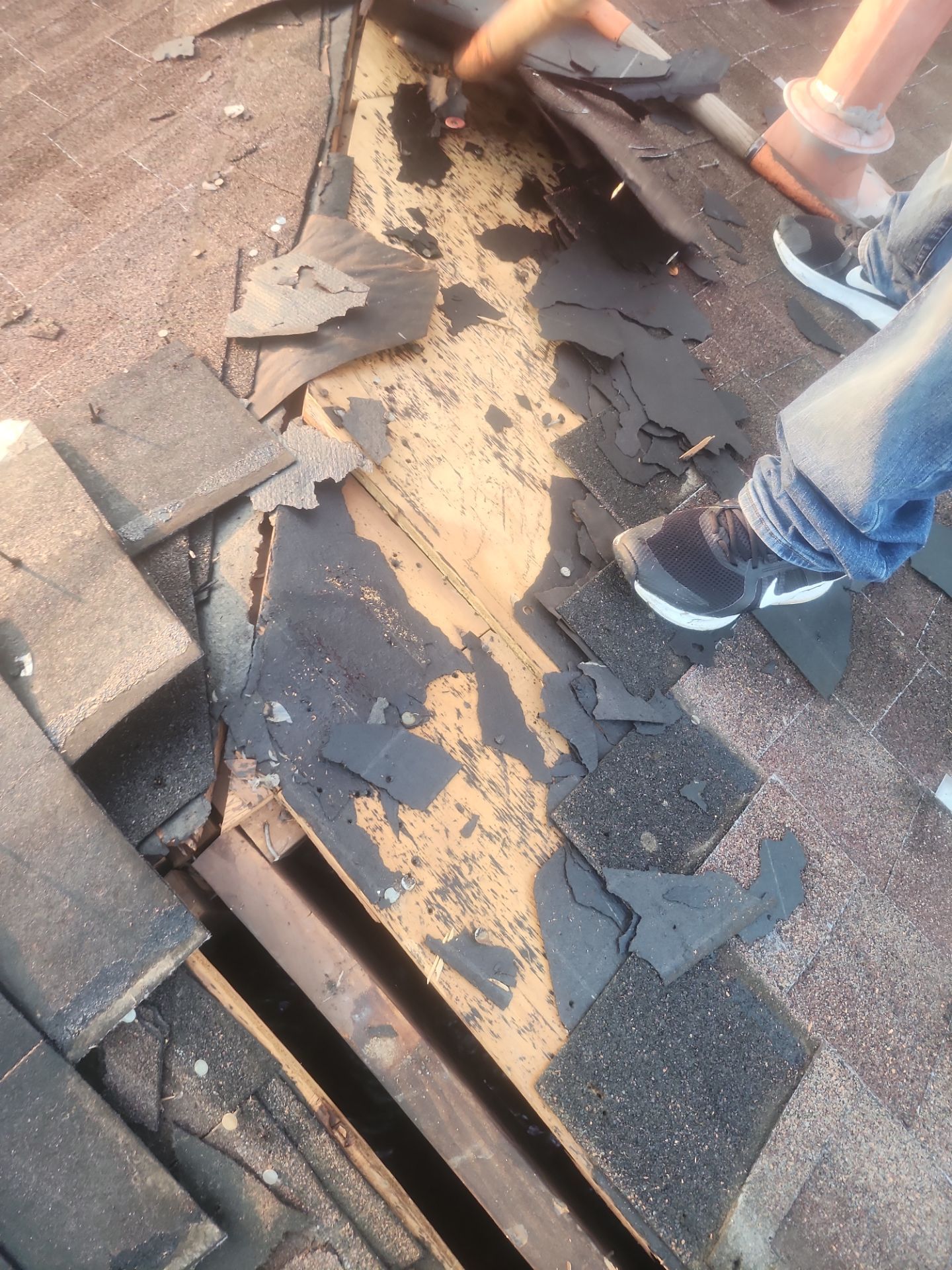 Residential Roofing Installation using Owen's Corning Duration (Lifetime) Shingles by Roof Repair Company