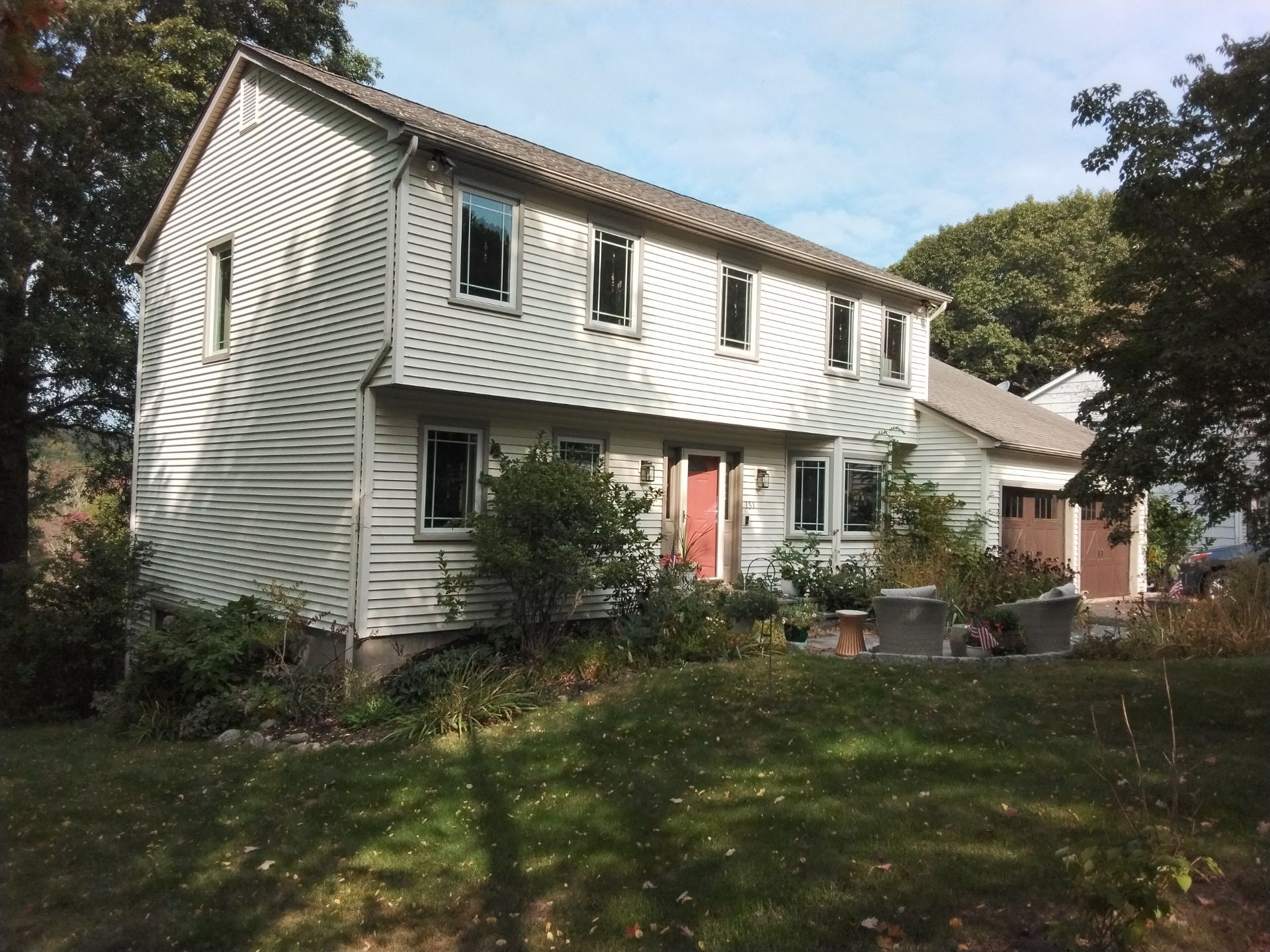 Beautiful Siding transformation using Cert. Cedar Impressions D/7 Perfection, Straight Bottom, Bermuda Blue by DiGiorgi Roofing and Siding Inc