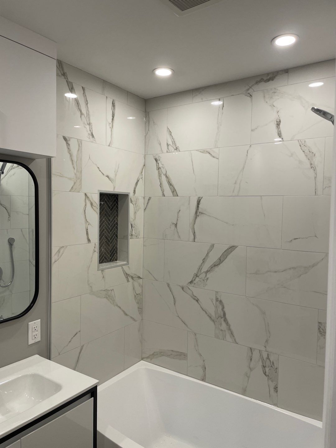 Basement reno by Eco-Nature Construction Inc.