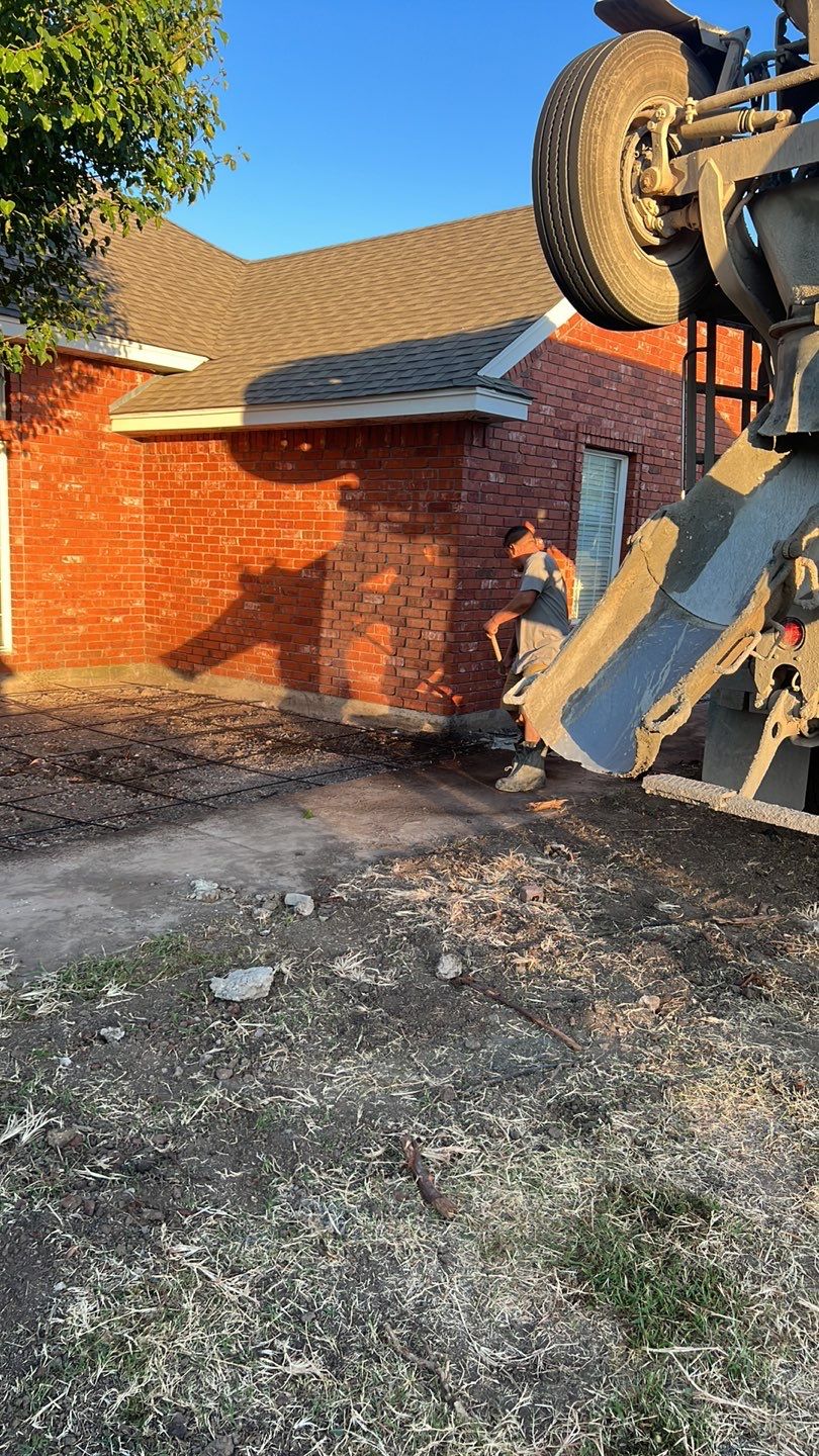 1000' Drive and Patio using Concrete by Clays Services Inc