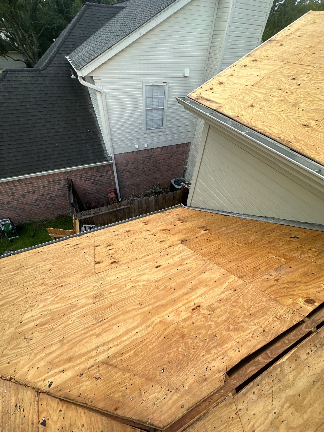 Residential Roofing Installation using Owen's Corning Duration (Lifetime) Shingles by Roof Repair Company