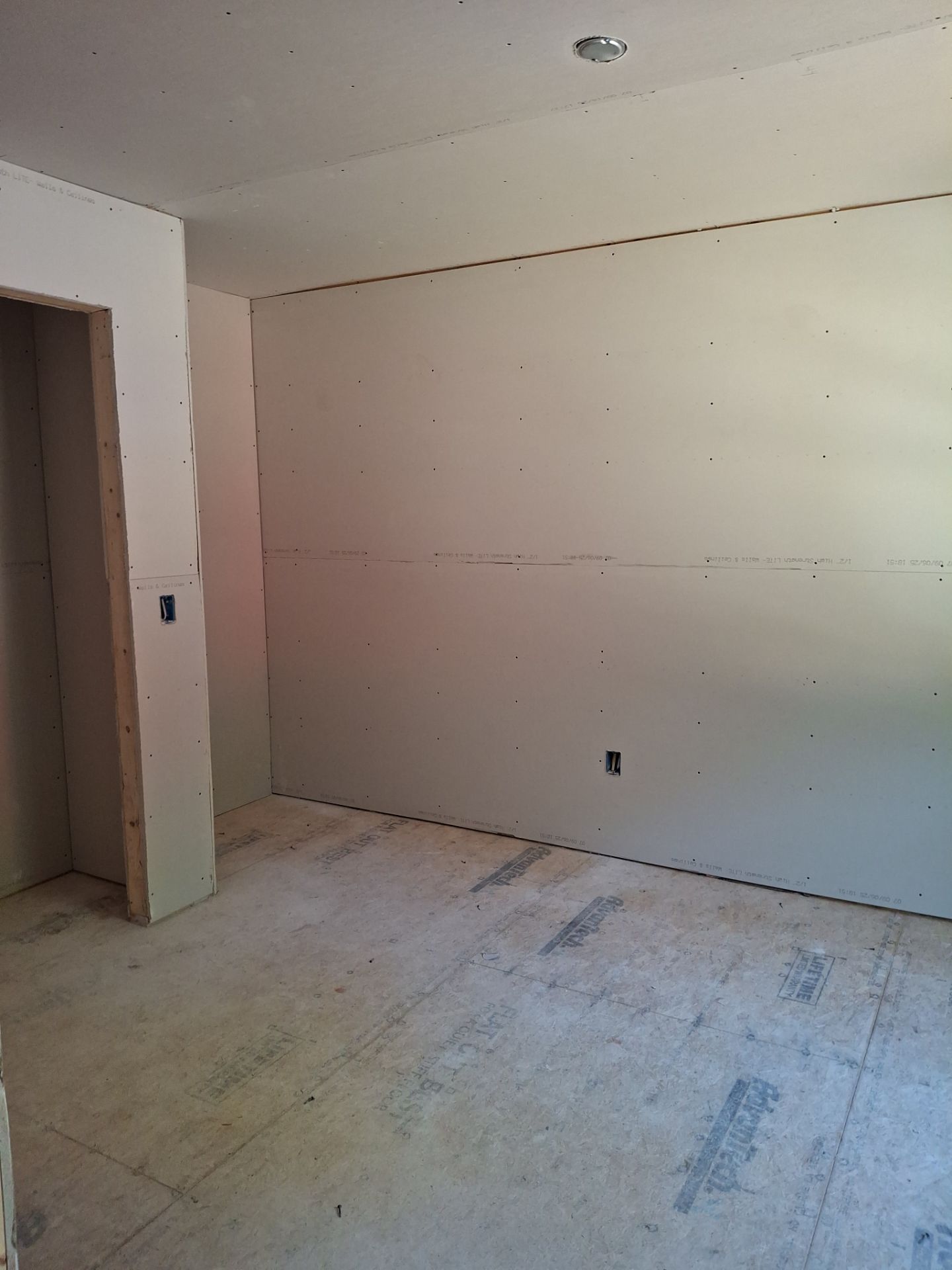 New construction Drywall  by Big Pine Panting Inc