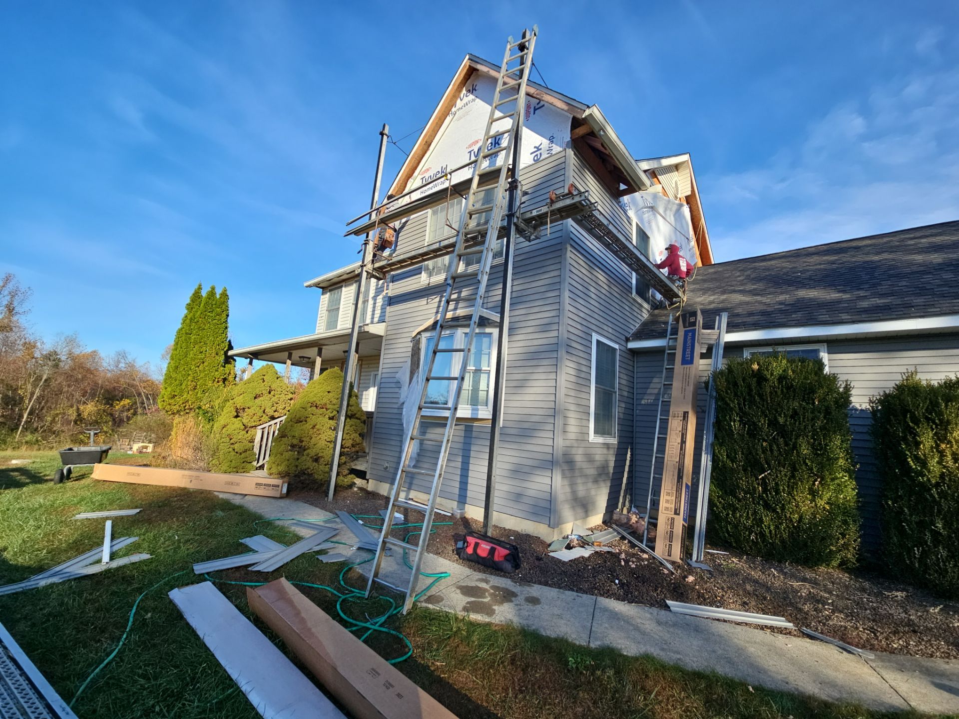 Exterior & Window Installation using CertainTeed Mainstreet & ViWinTech Windows by Koontz Construction