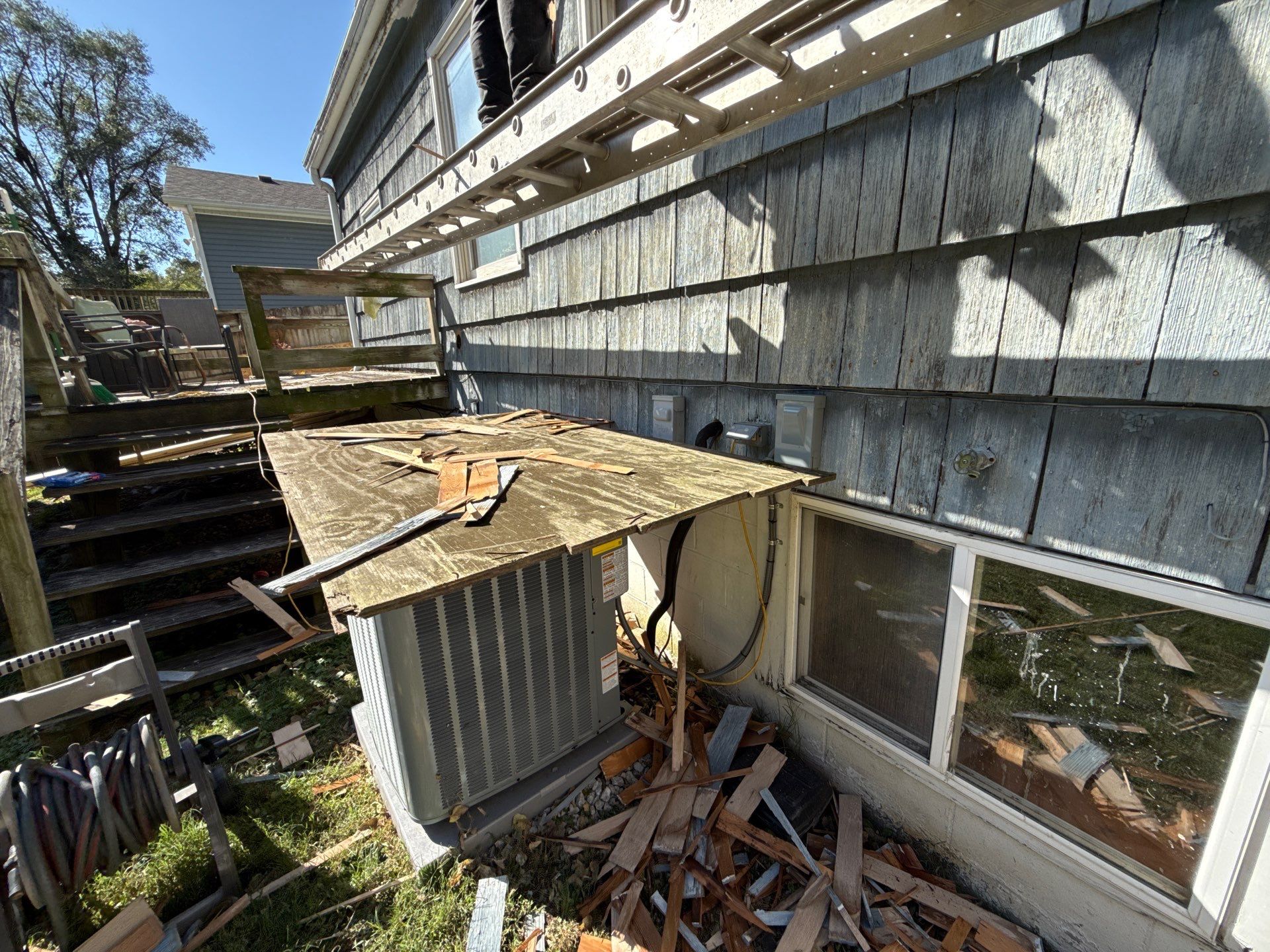 Feeling Blue in Weston Mo - Time for a Makeover  by EEC  Windows, Siding & Roofing 