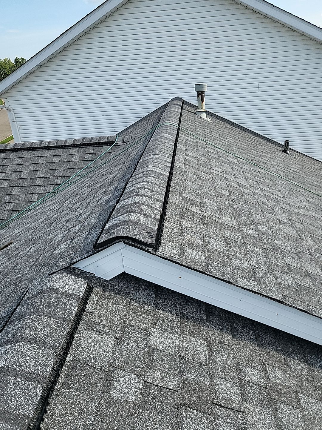 CT LANDMARK COLOR: PEWTER by Eagle Eye Roofing
