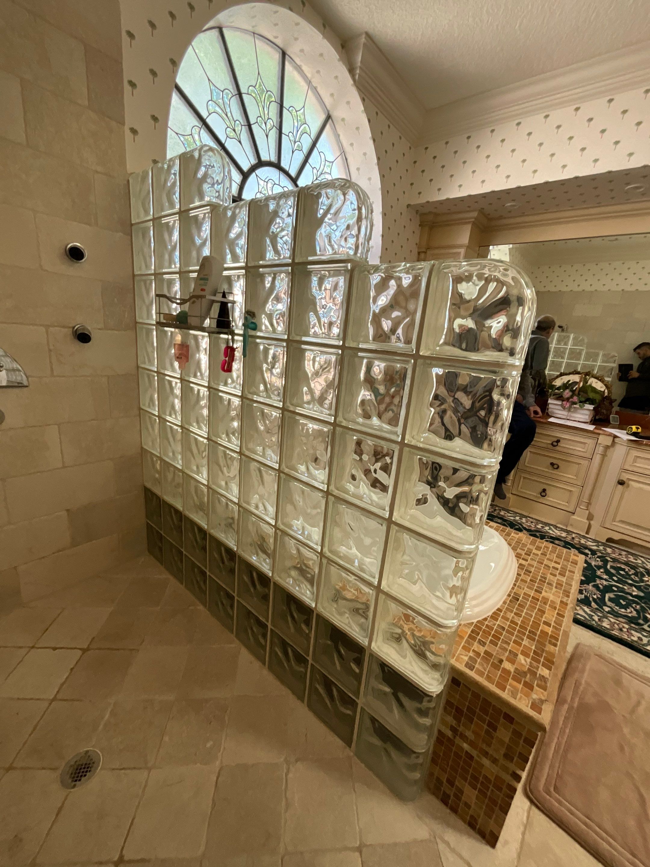 Roman Tub Remodel - Deerfield Beach by Hevi Tile