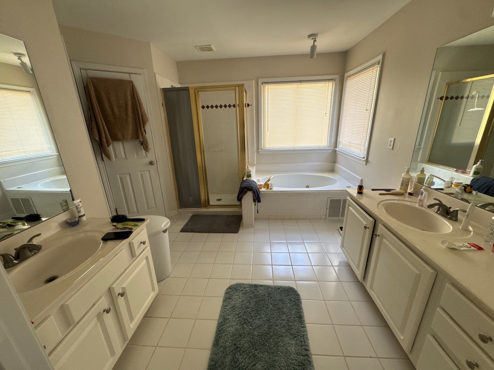Master bathroom renovation by Prudencio