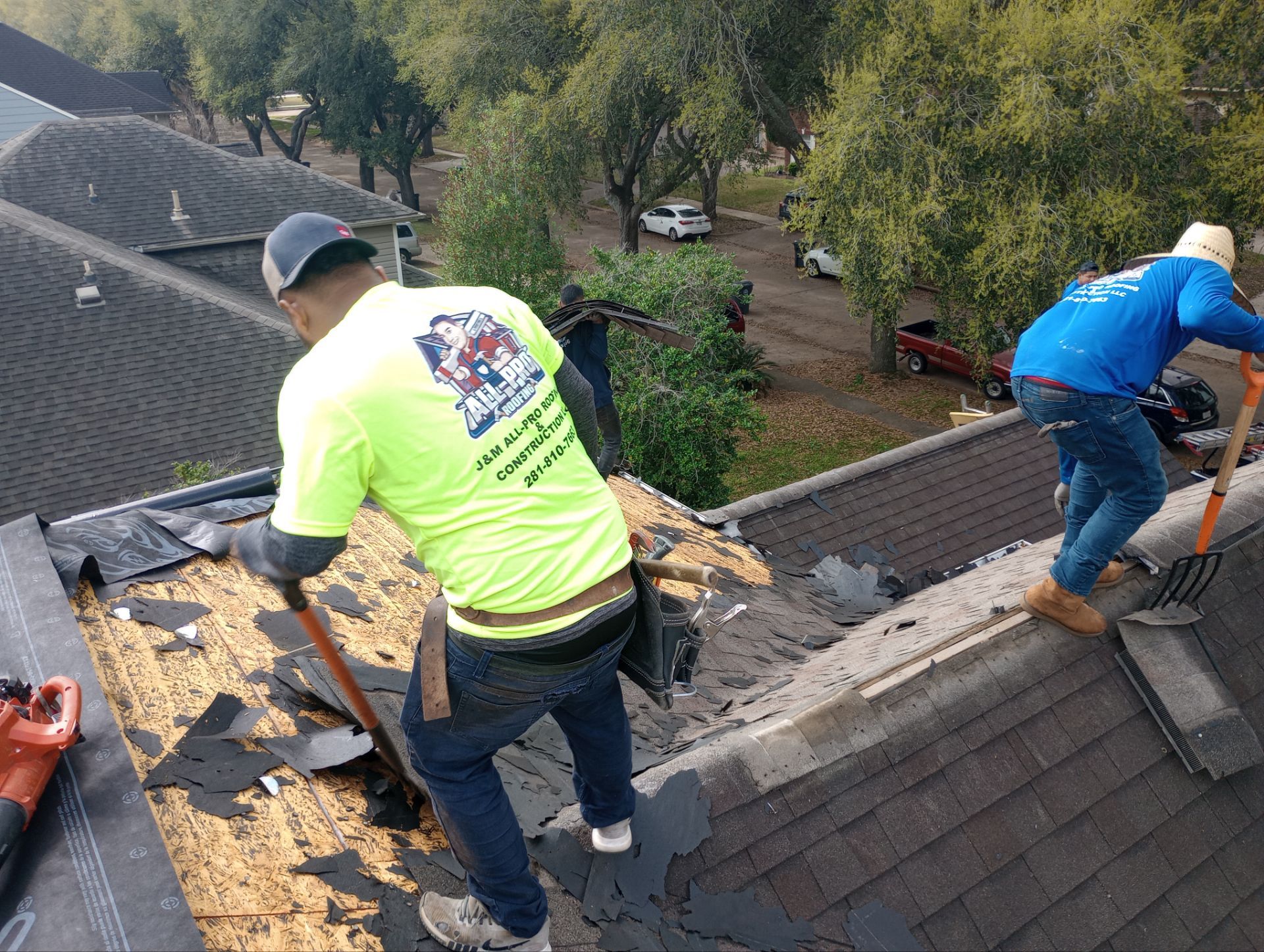 Residential Roofing Installation using Owen's Corning Duration (Lifetime) Shingles by Roof Repair Company