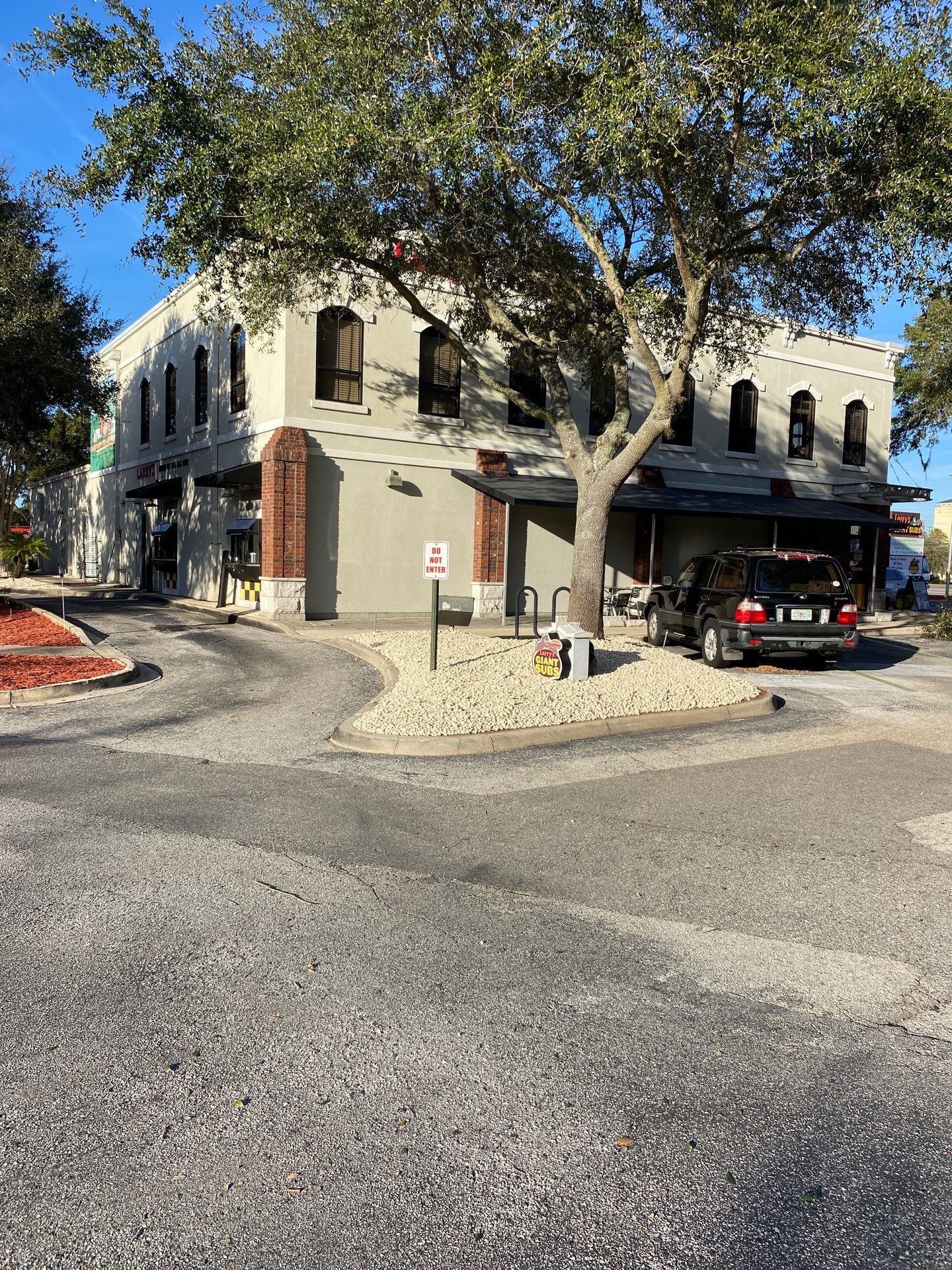 Larry’s Giant Subs | Rock & Mulch by ProGreen Services