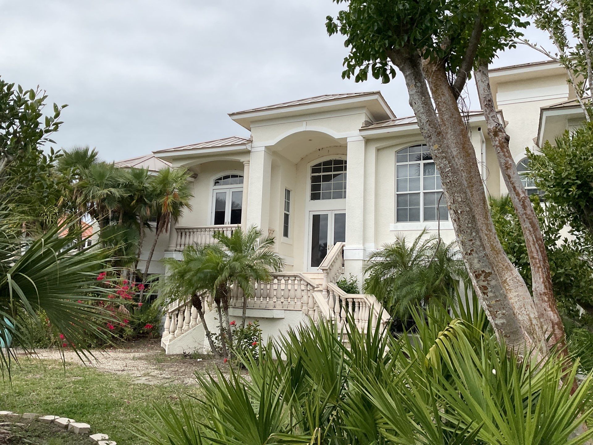 Commercial Gutters for Resorts in Sanibel FL by Gutter Professors