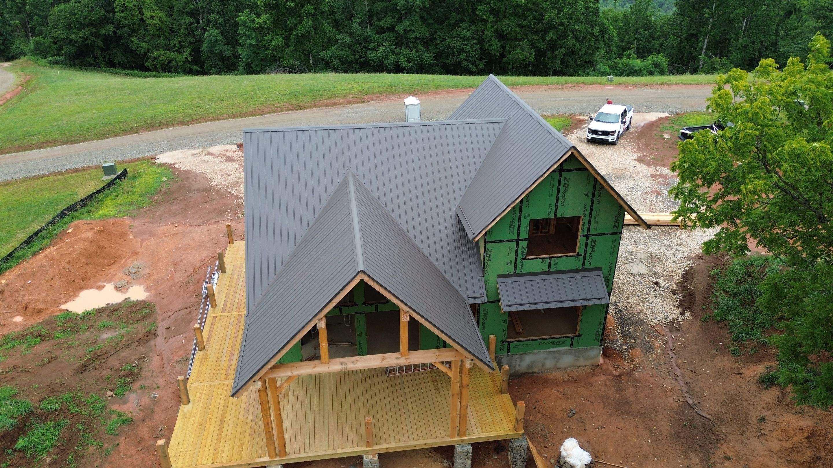 Wert Residence by Omnia Roofing