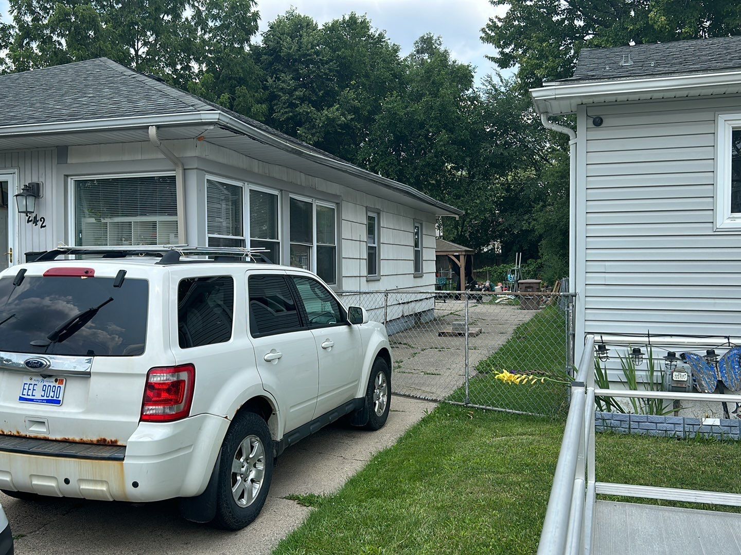 Siding Replacement using CertainTeed Restoration Classis D4 by 180 Contractors