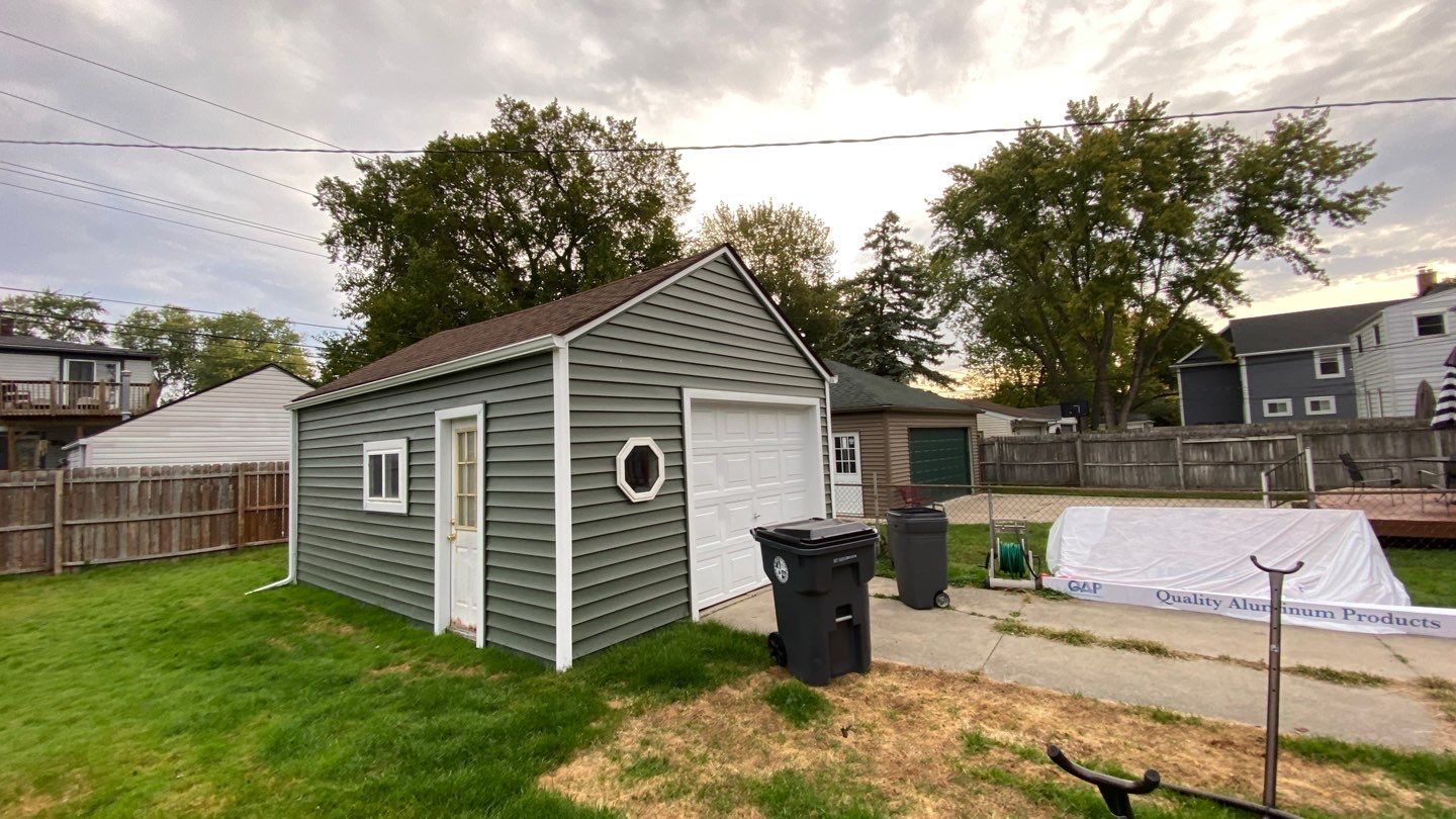 Siding Replacement using CertainTeed Restoration Classic D5 Forest Green by 180 Contractors