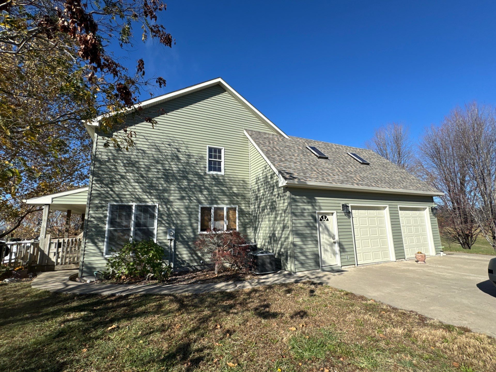 Comprehensive Residential Roof and Siding Replacement in Smithville Missouri by EEC Windows, Siding & Roofing