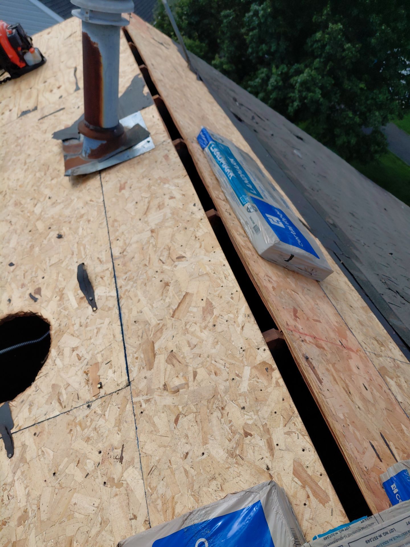 Fairfax: Residential Roof Replacement with CertainTeed Landmark Shingles in Sunrise Cedar by RM Banning, Inc.