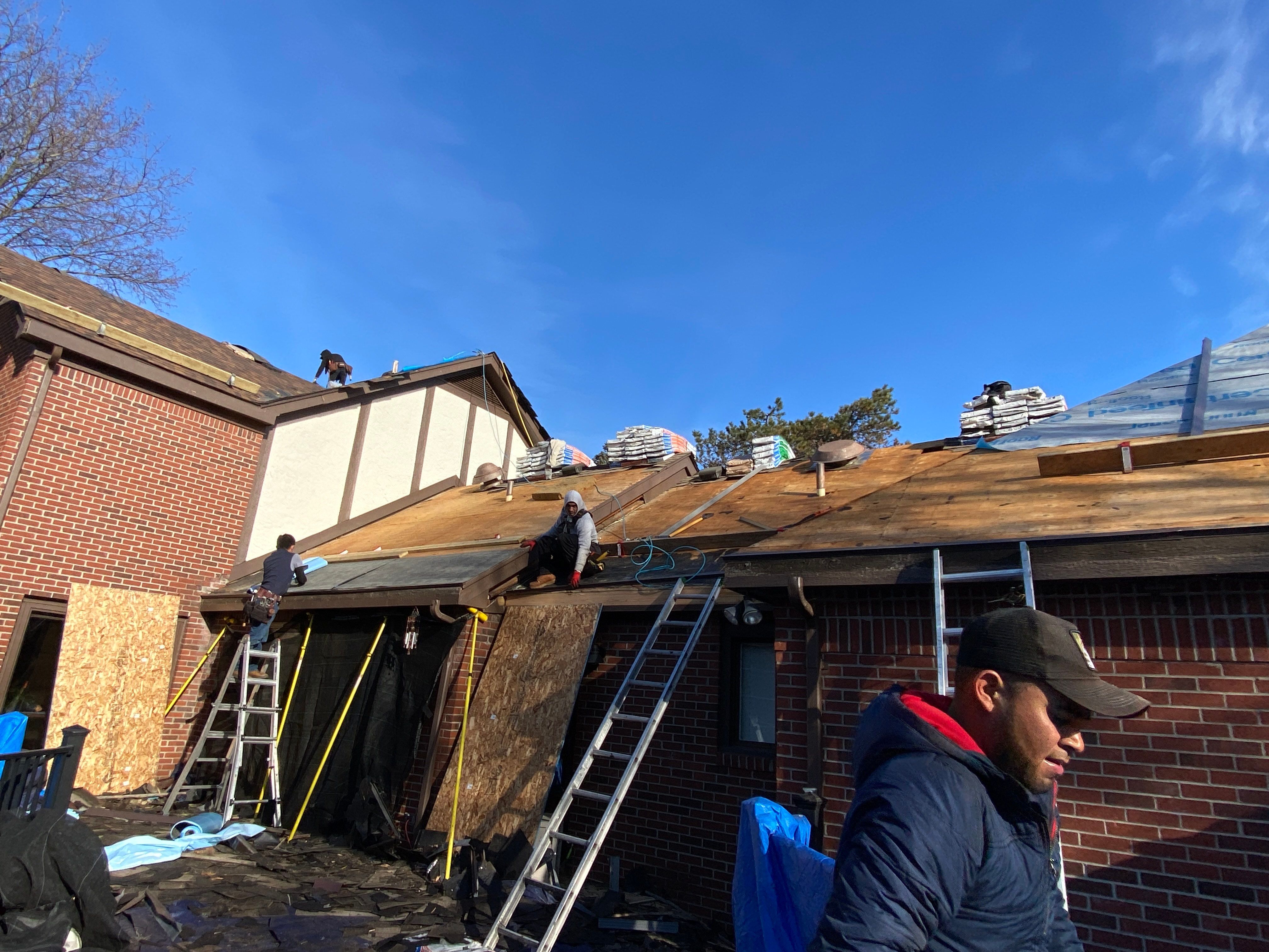 Roof Replacement using CertainTeed Landmark by 180 Contractors