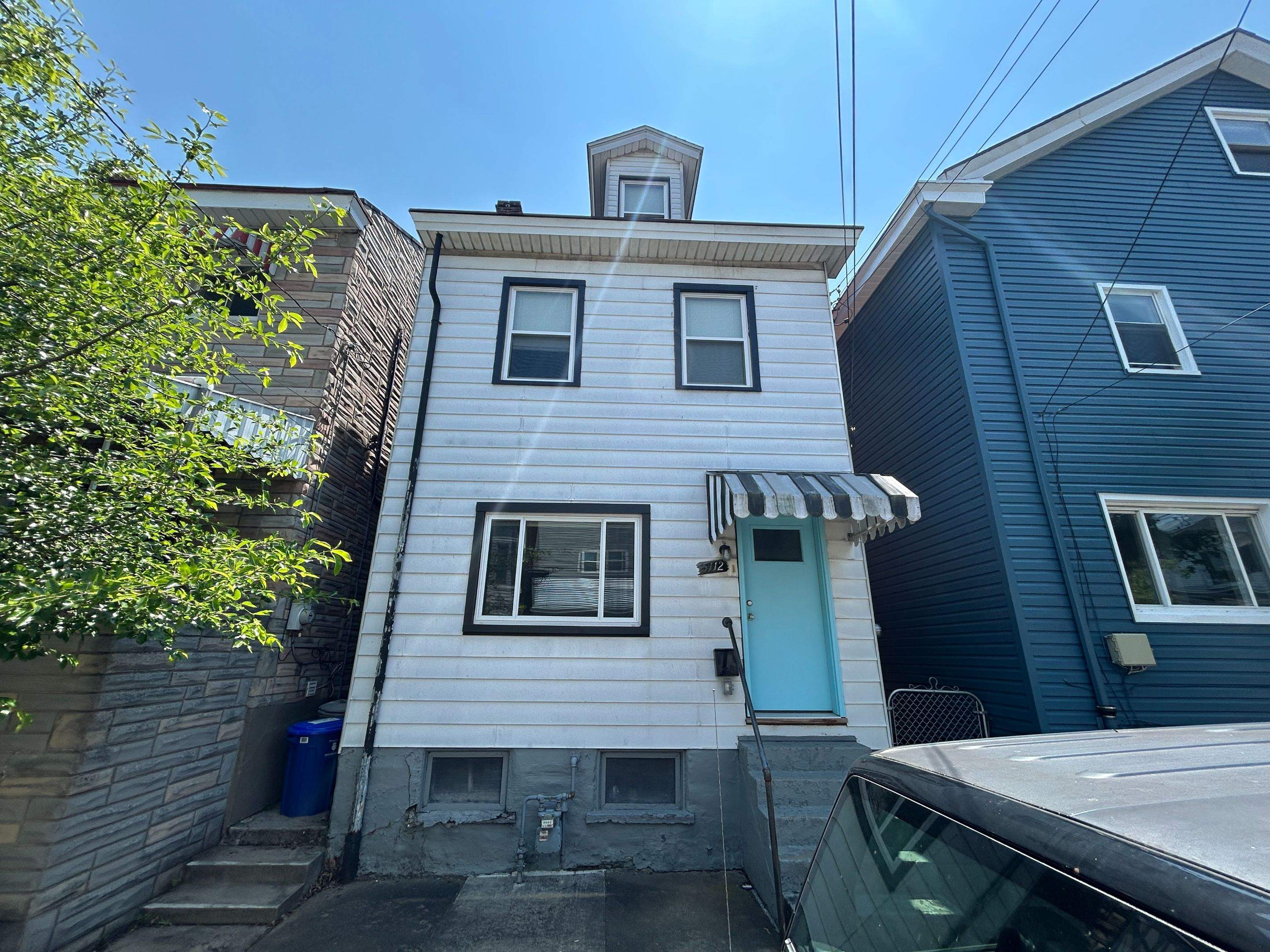 Siding Renovation with Modern Accents in Pittsburgh by Ideal Siding Pittsburgh