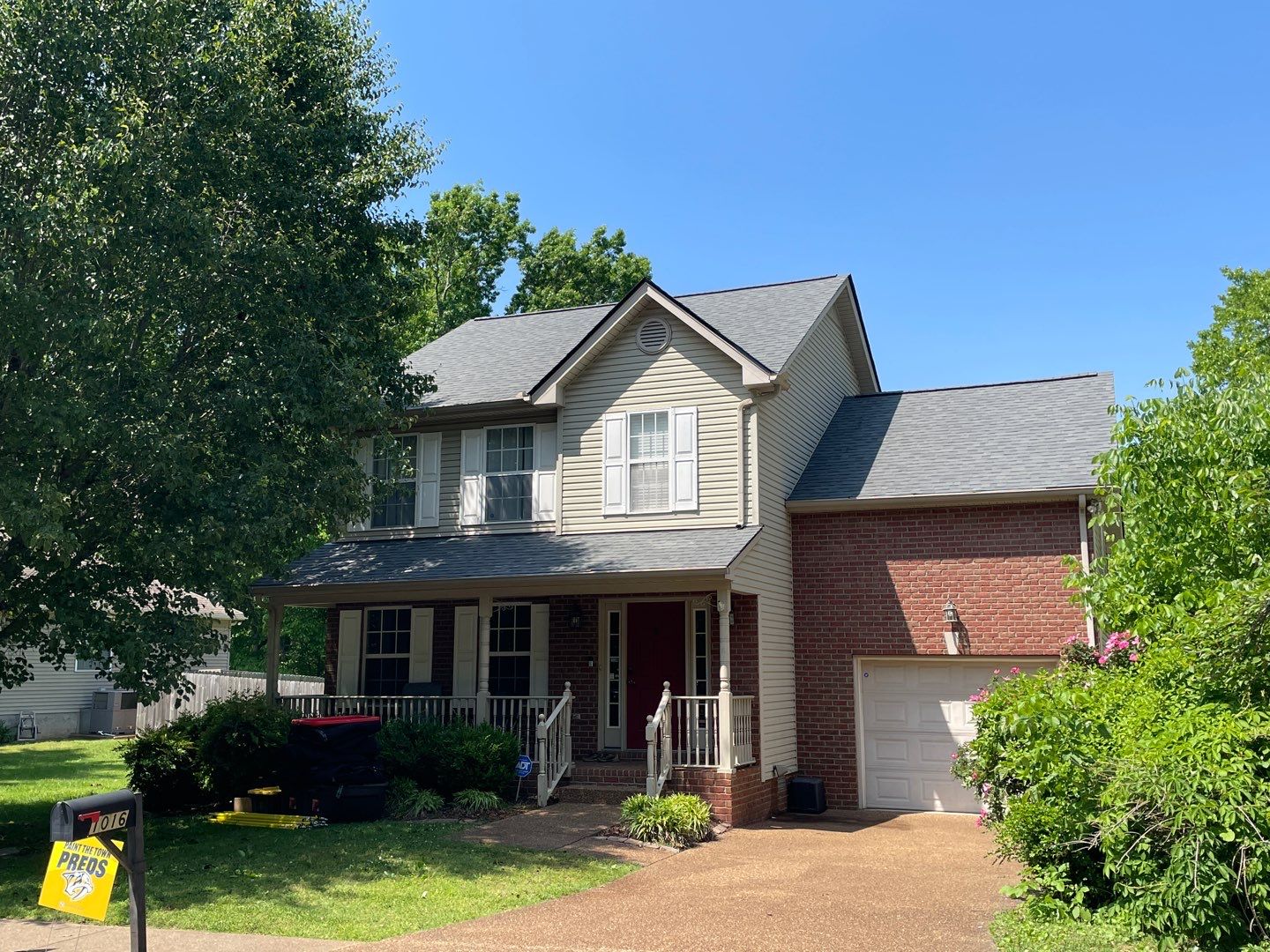 Residential Roofing Installation using Owens Corning Oakridge Roofing System by Undersun Roofing 