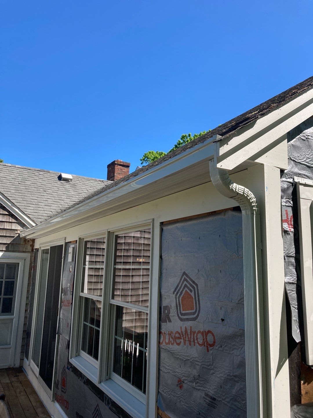Gutter Installation using 5" Box Style Aluminum Gutter by Gutter Pro Enterprises